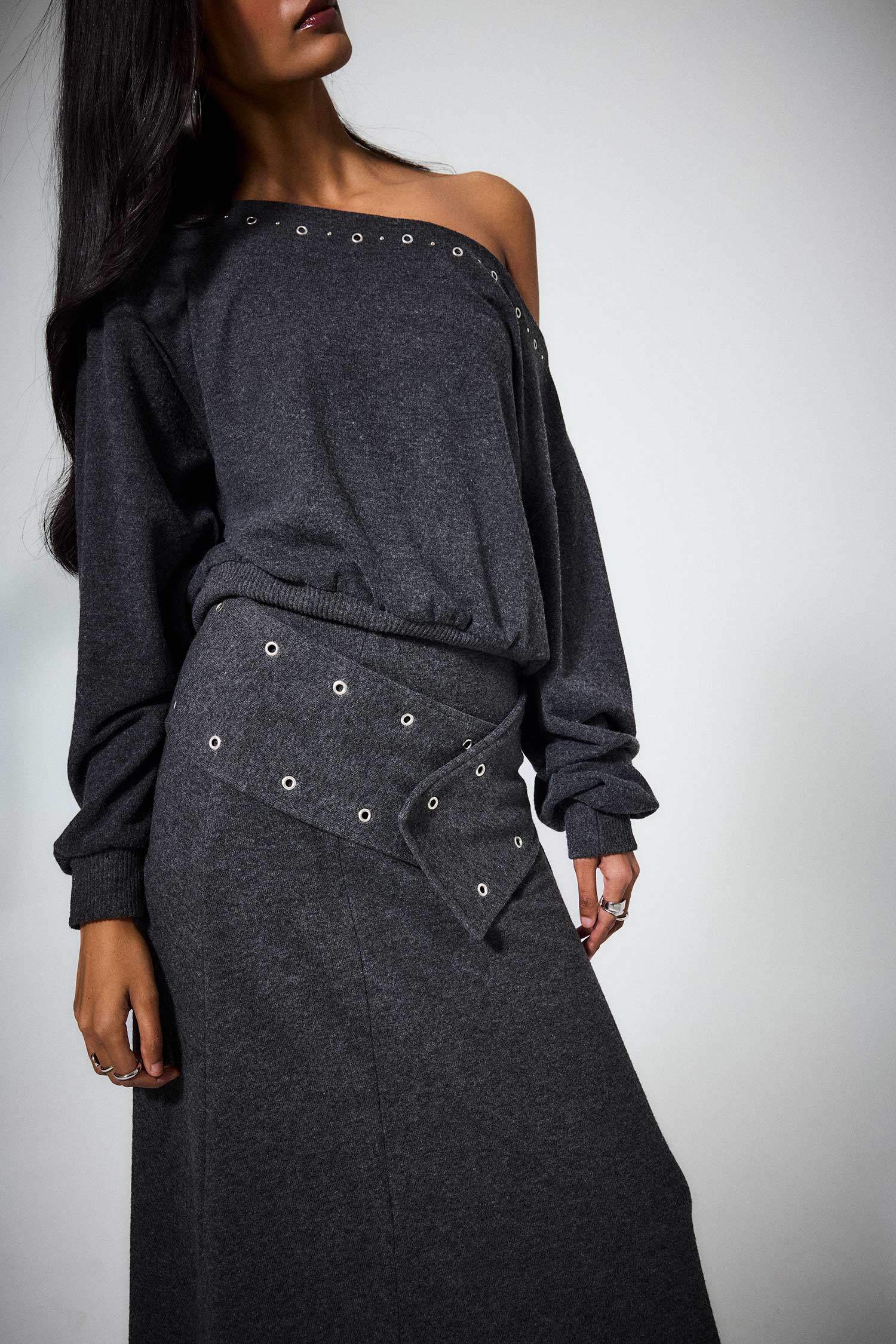 A Cut Normal Waist Midi Knitted Skirt