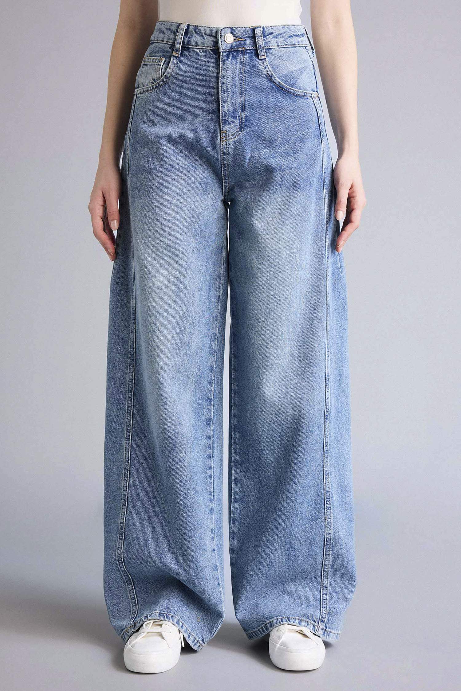Wide Leg Ankle Length Denim Trousers