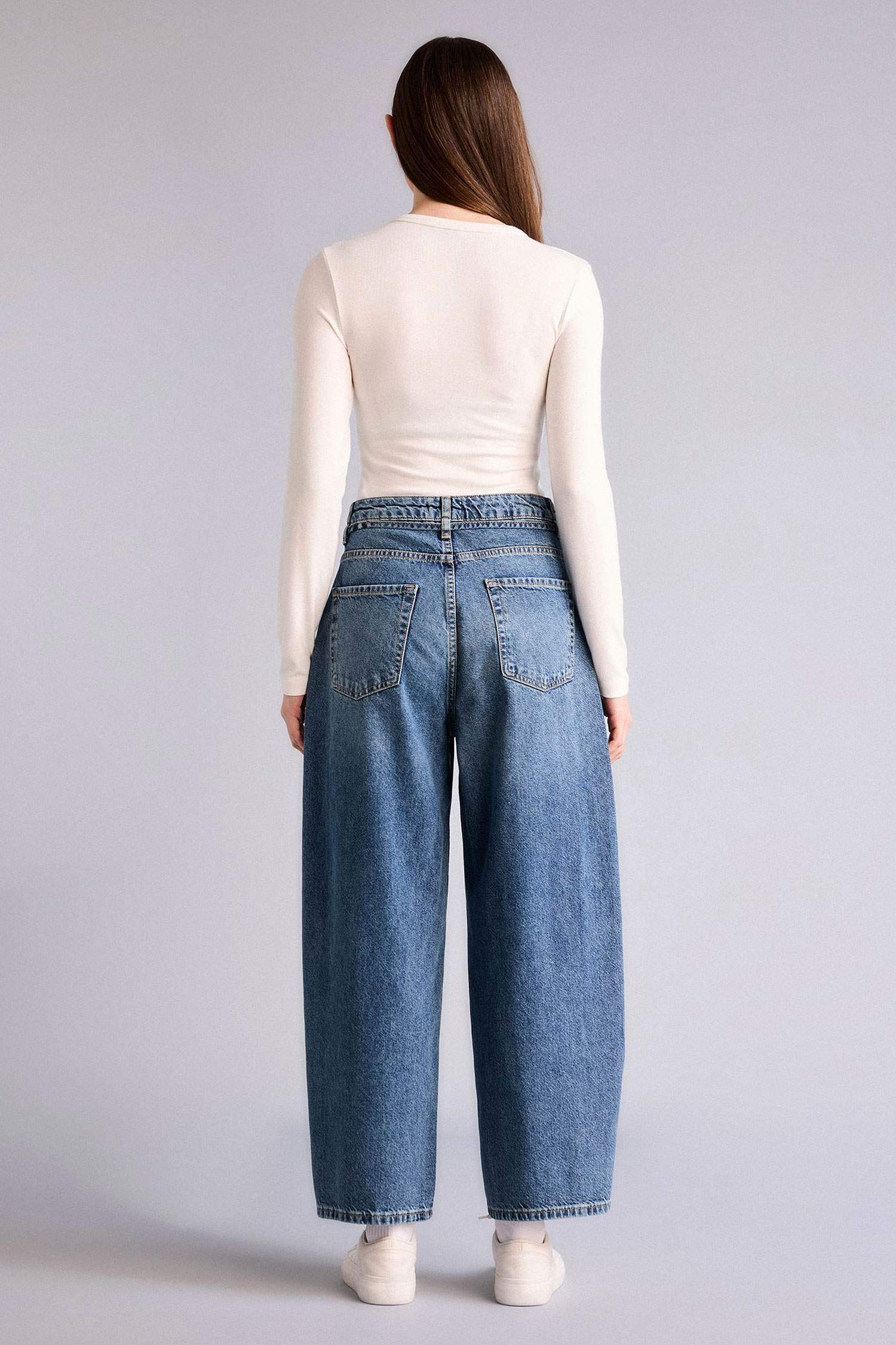 Укороченные джинсы Barrel Fit со средней посадкой и эффектом варки