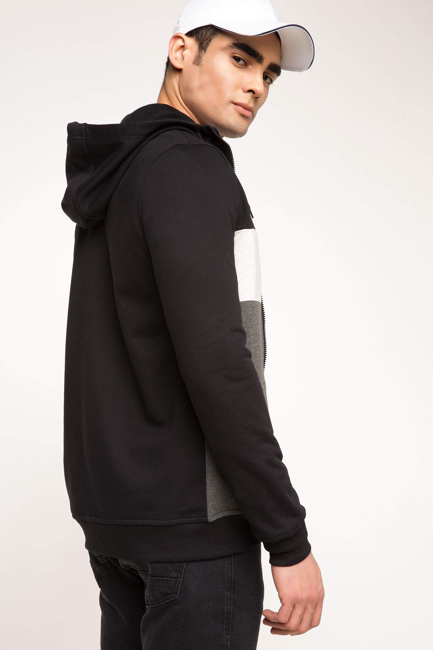 Defacto Kapüşonlu Sweatshirt. 3