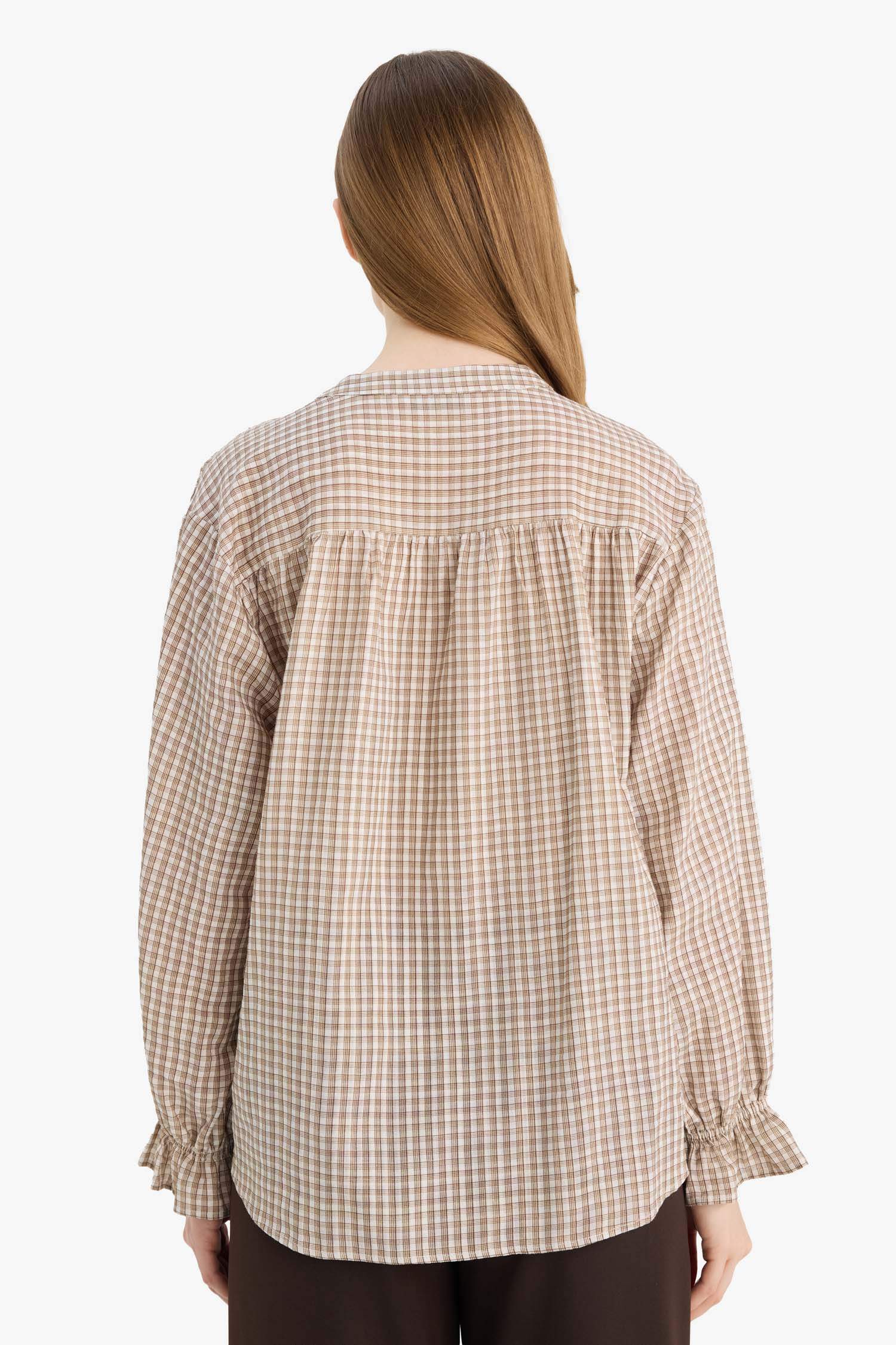 قميص كاروهات ردن طويل قصة عادية