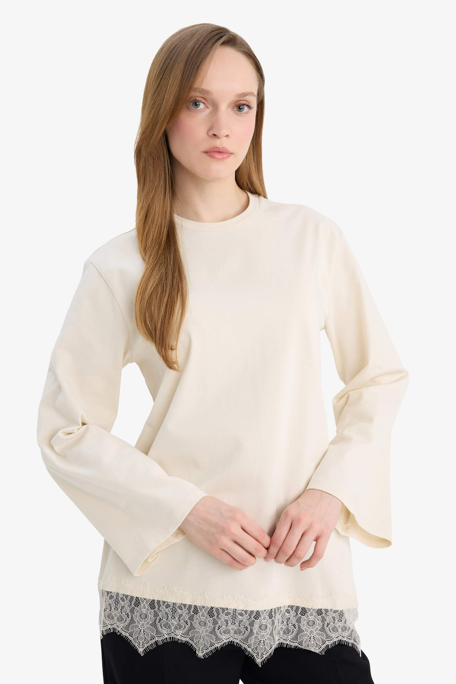 بلوز صوف طويل ردن طويل قصة عادية بتفاصيل دانتيل