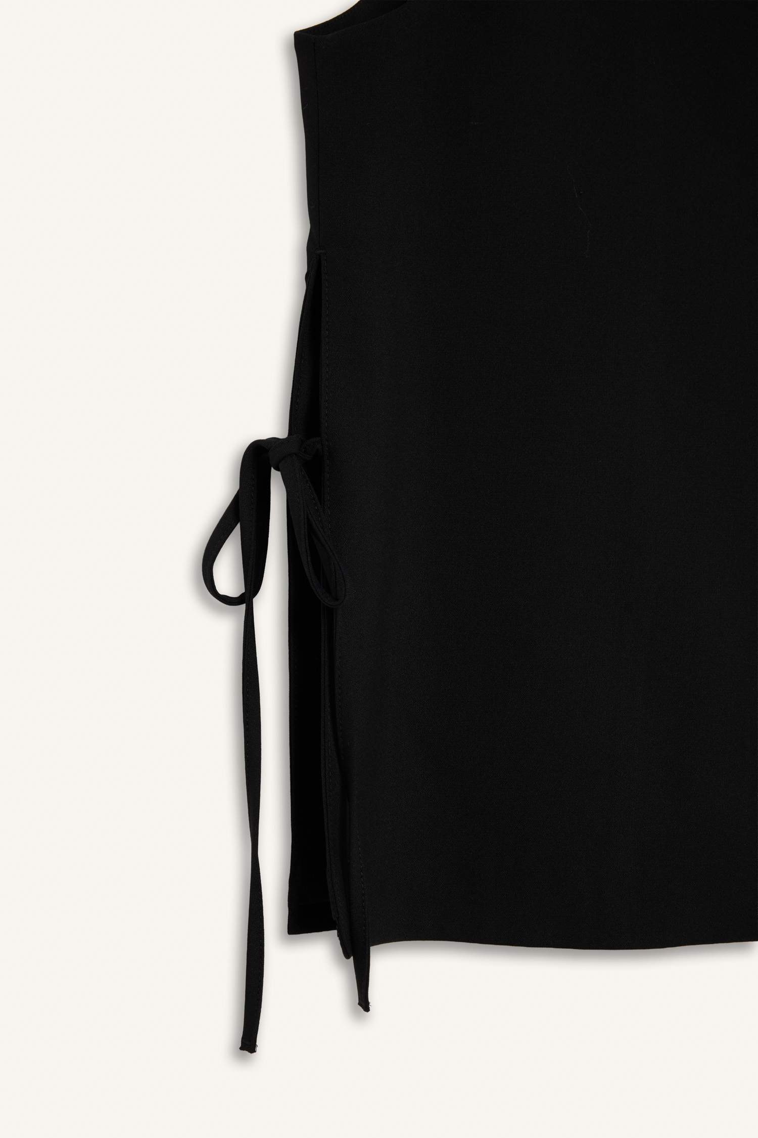 فيست قصة مريحة بياقة V