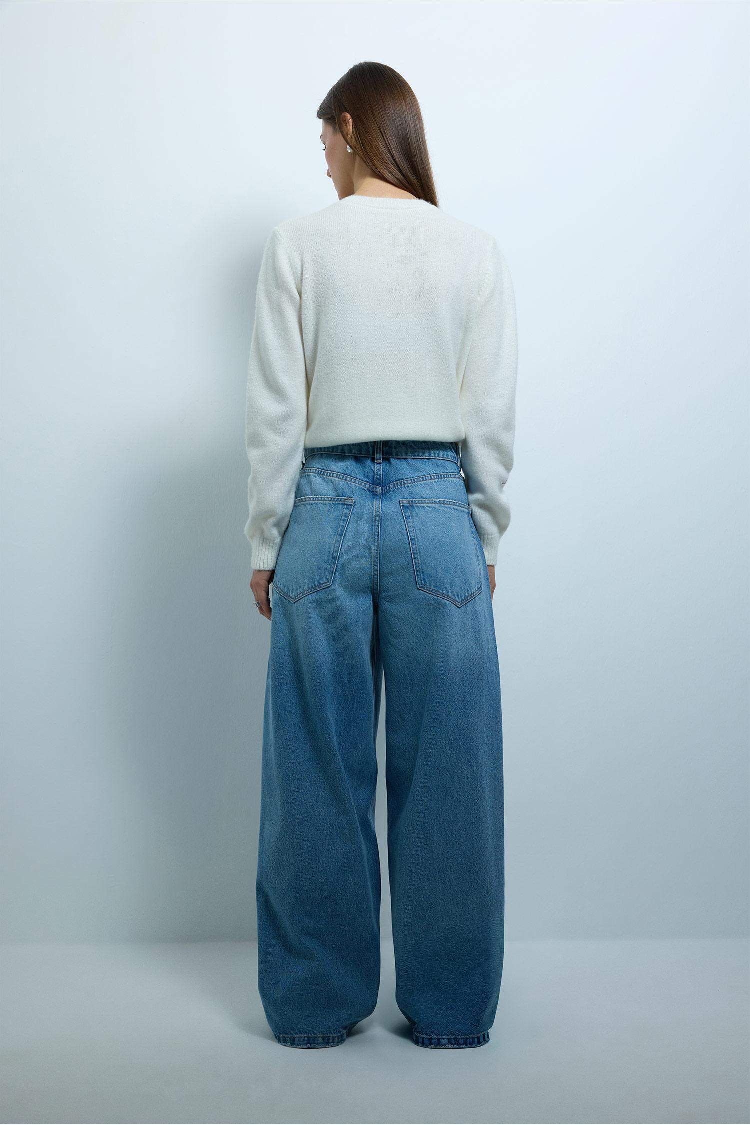 بنطلون جينز قصة مريحة