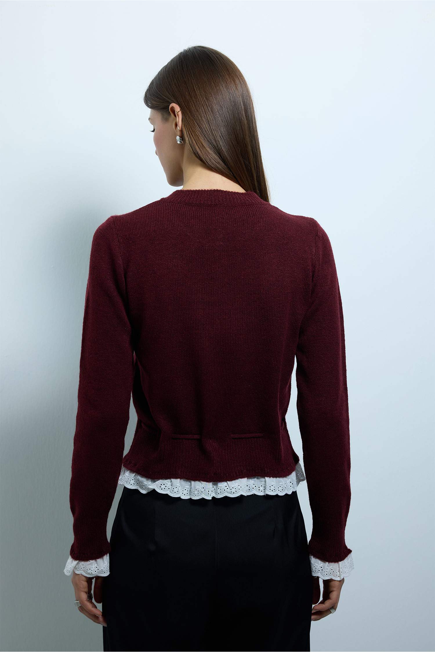 جاكيت تريكو سليم فيت قصة ضيقة