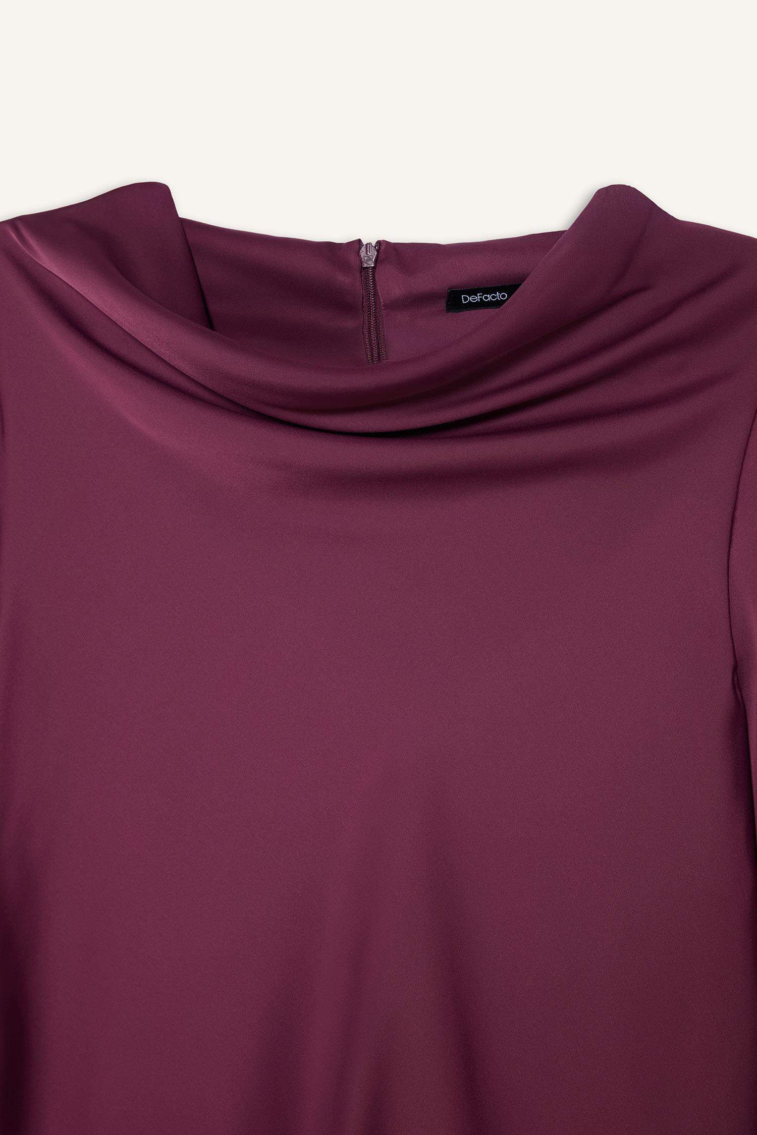 بلوزة ستان ردن طويل وقصة عادية