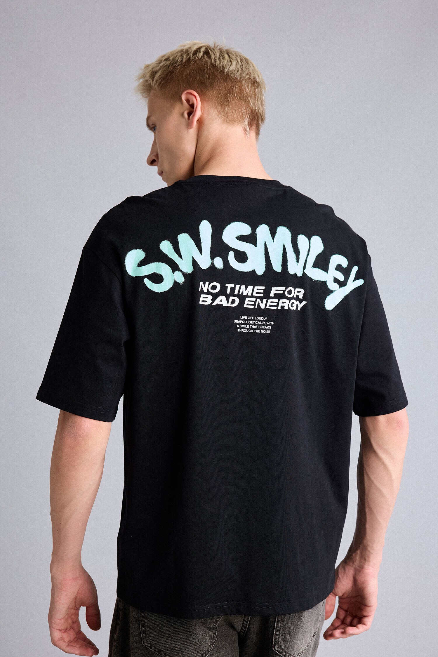 DeFacto %100 Pamuk SmileyWorld Sırt Baskılı Tişört görsel 6