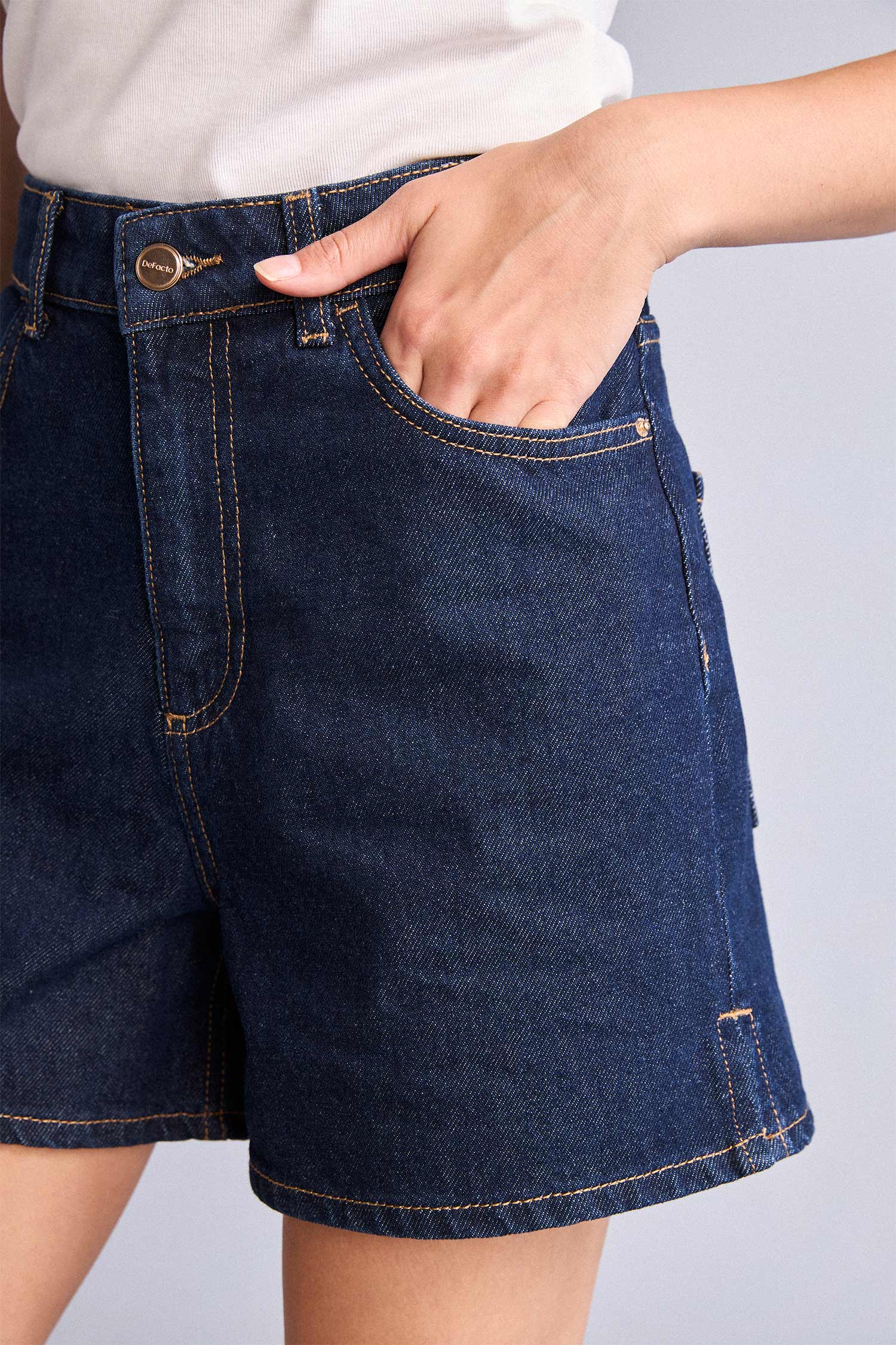 DeFacto %100 Pamuk Mom Fit Yüksek Bel Şort görsel 5