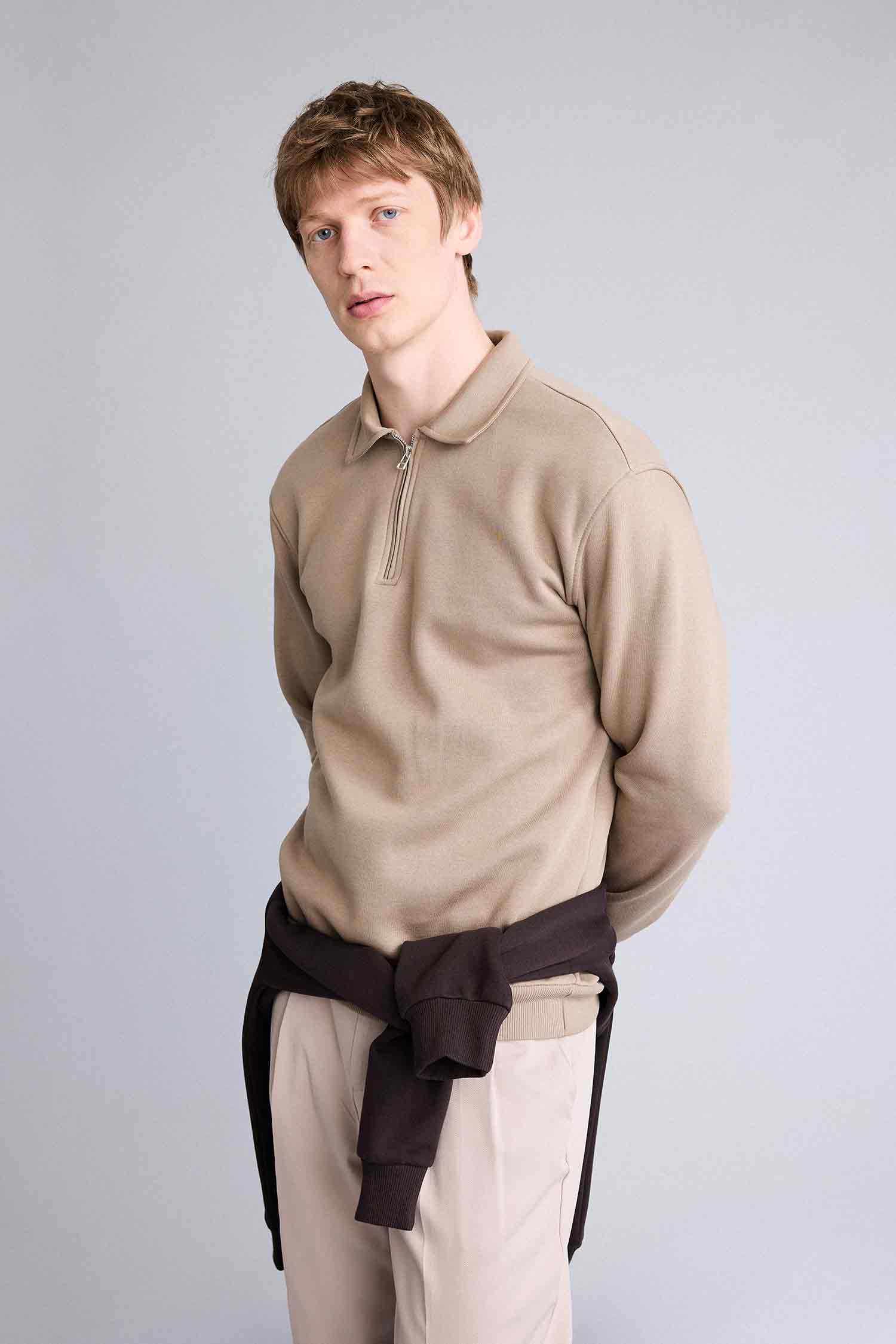 DeFacto Pamuklu Regular Fıt Kalın Kumaş Sweatshirt görsel 3