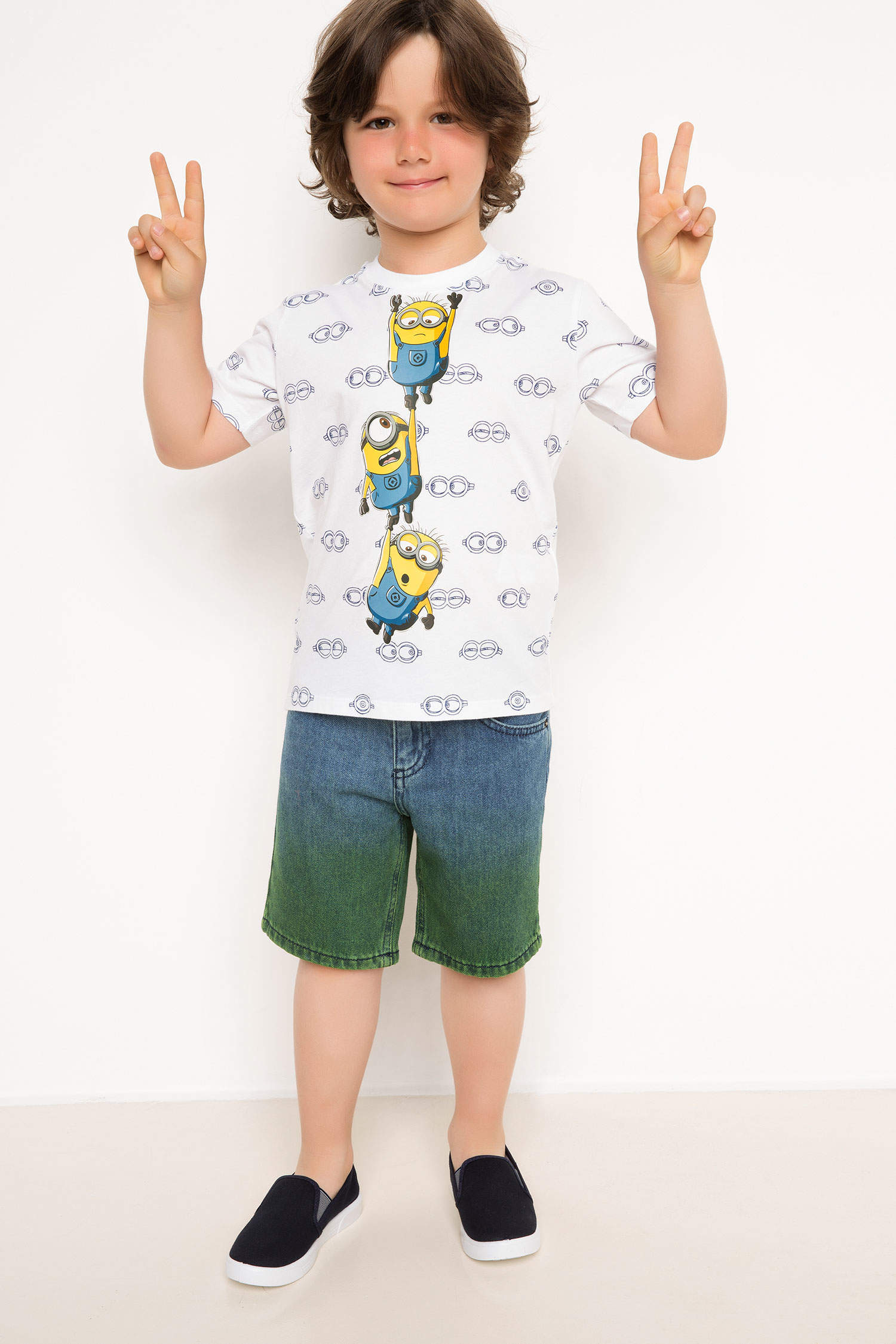 Defacto Minions Lisanslı Erkek Çocuk T-shirt. 2