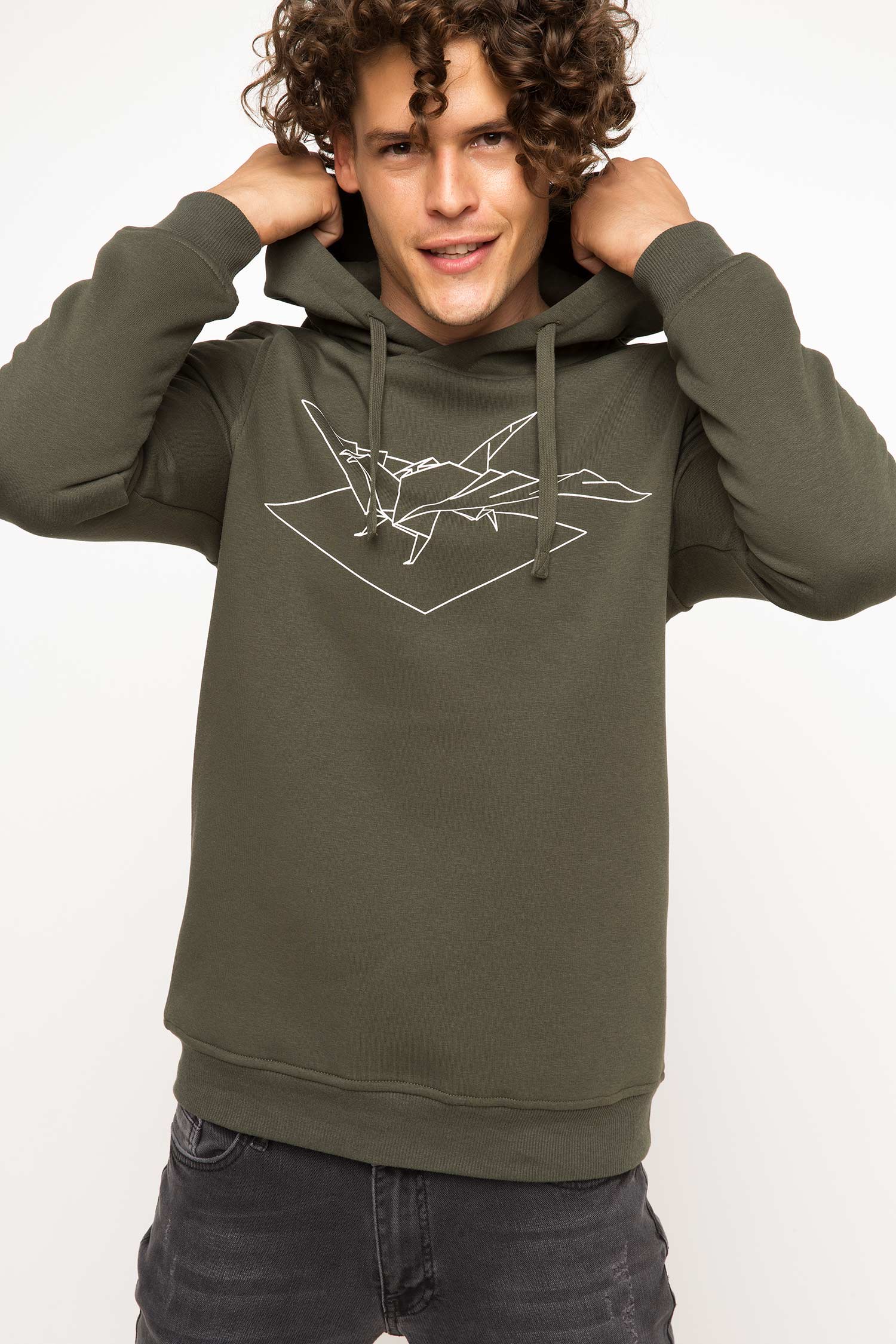 Defacto Kapüşonlu Sweatshirt. 1