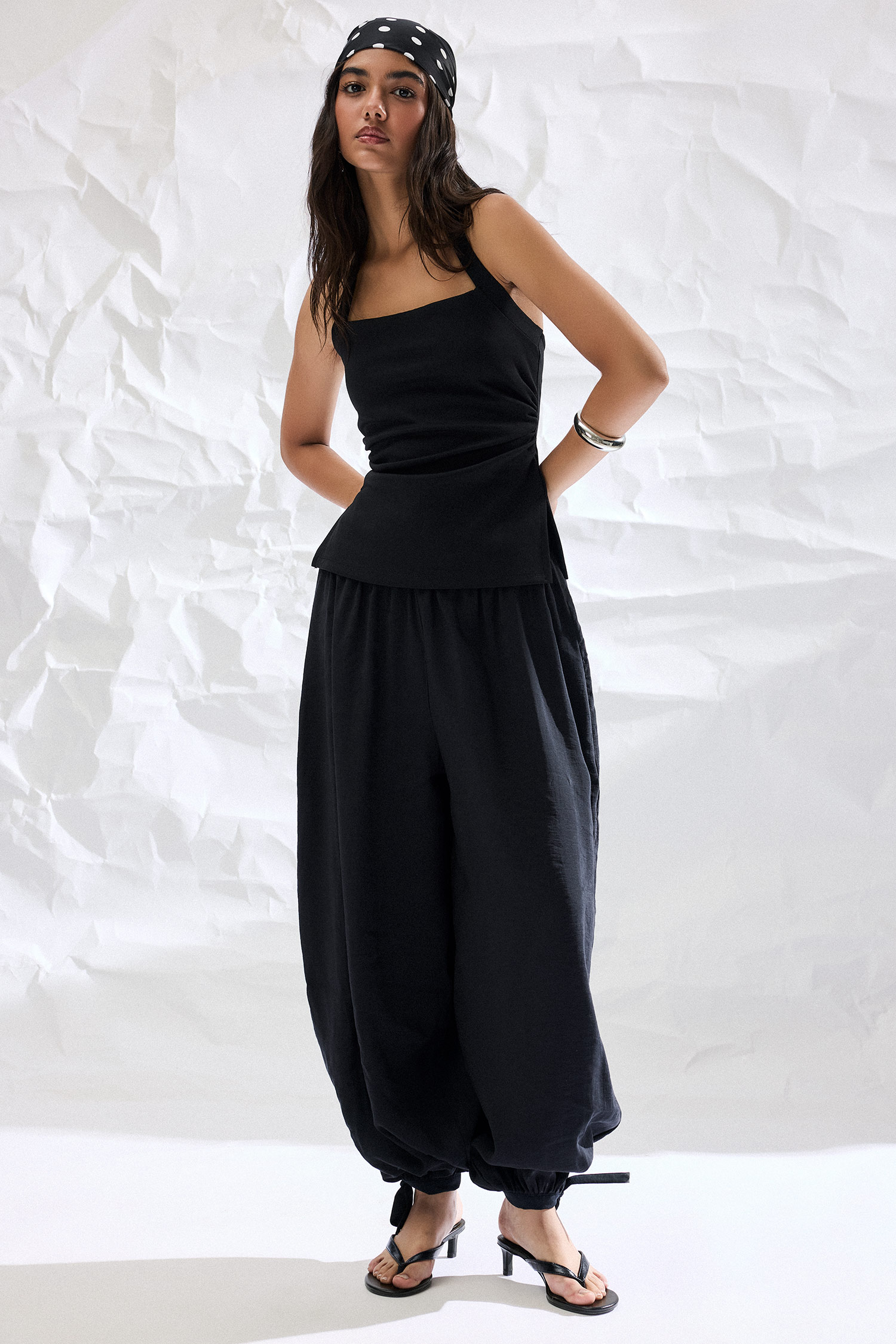 DEMIU × TANGRAM BALLON BLACK TGA-G58 Black Woman Balloon Fit Regular Hem modal Trousers 3427571 | DeFacto
