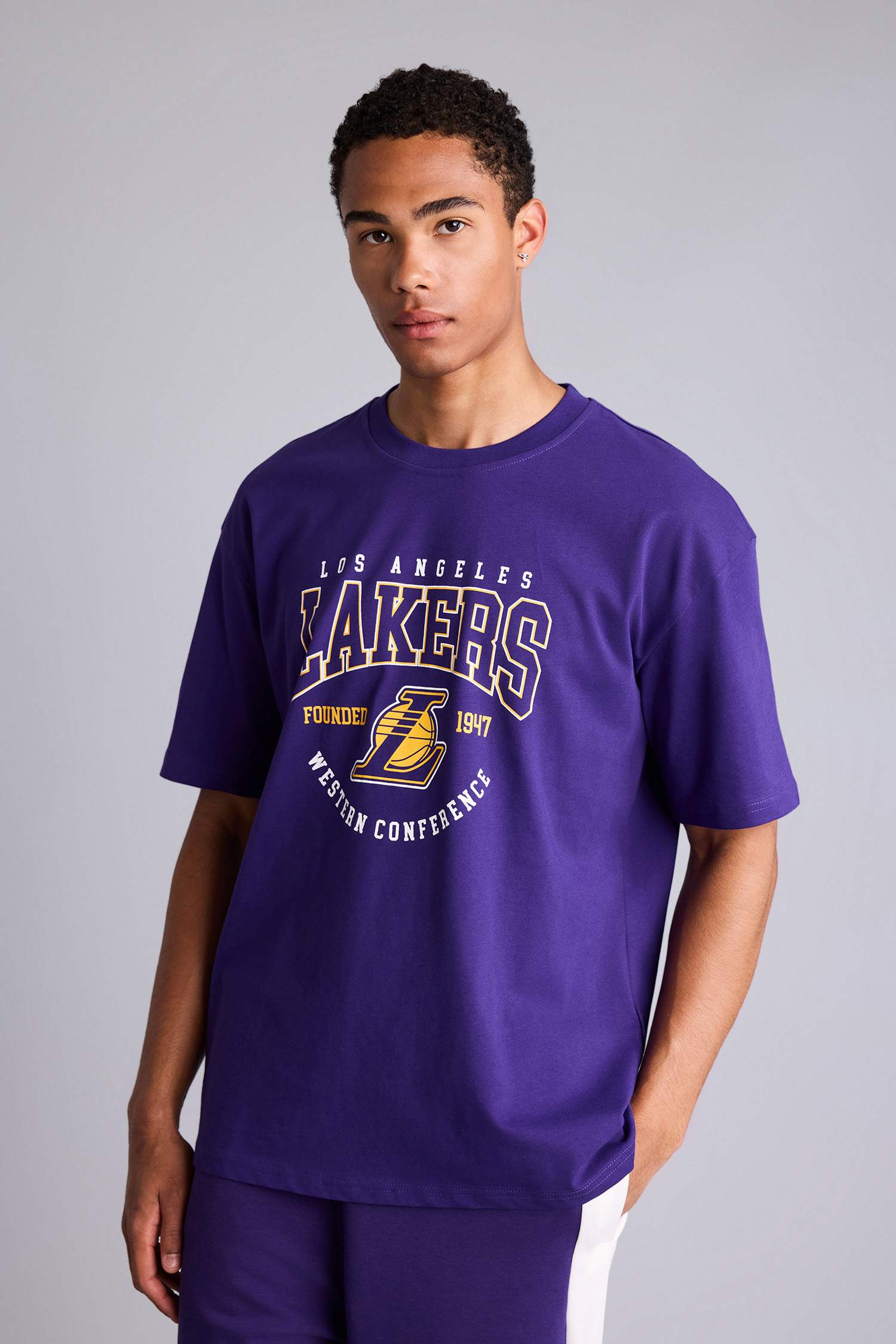 Purple MAN NBA Los Angeles Lakers Overshirt Fit T-Shirt 3557315