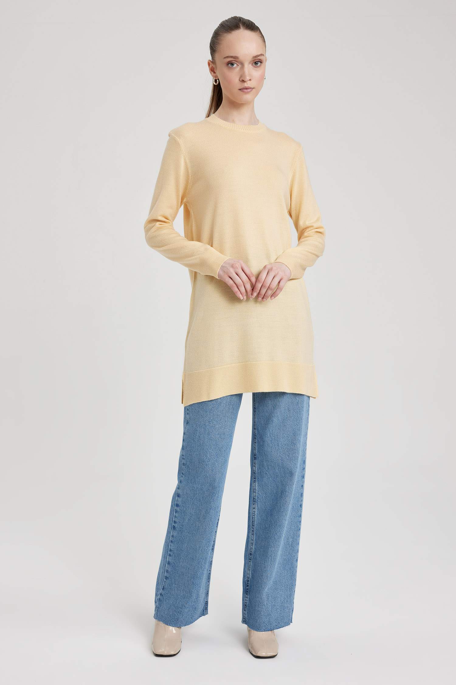 تونيك قصة عادية بياقة مستديرة