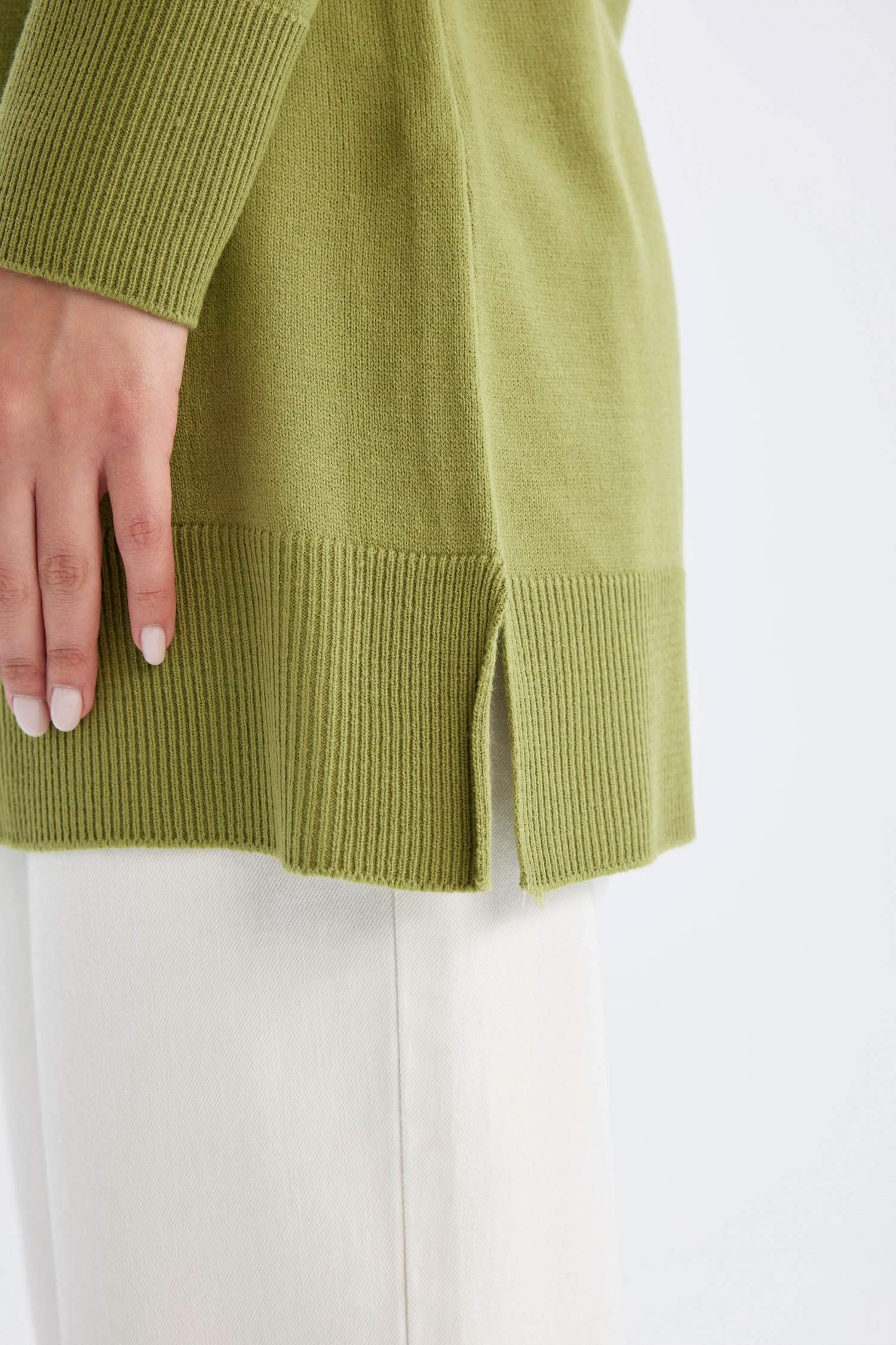 Regular Fit Bisiklet Yaka Yırtmaçlı Basic Düz Triko Kazak Tunik