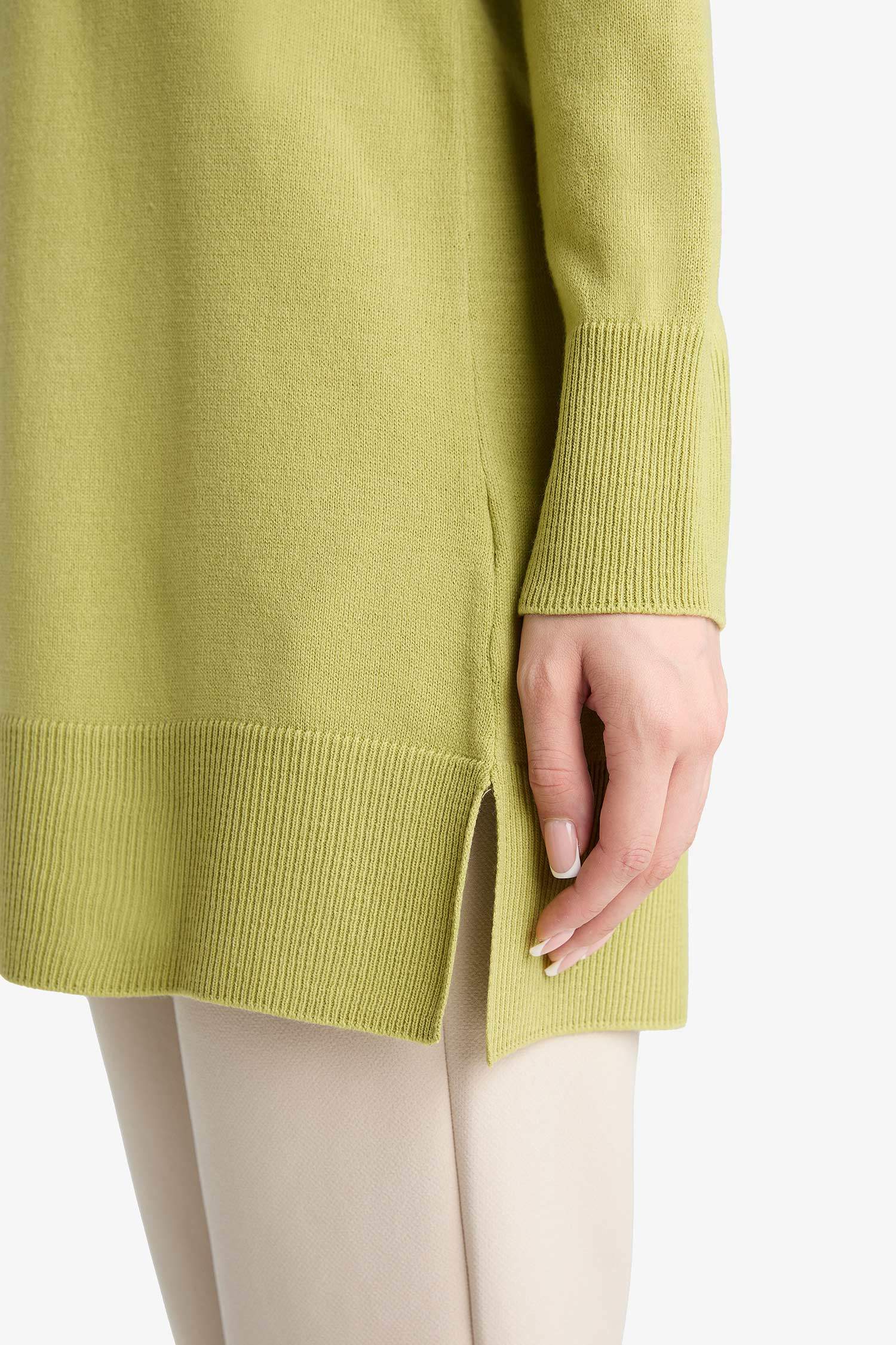 Tunique pull tricot basique à col rond fente sur le côté Coupe régulière