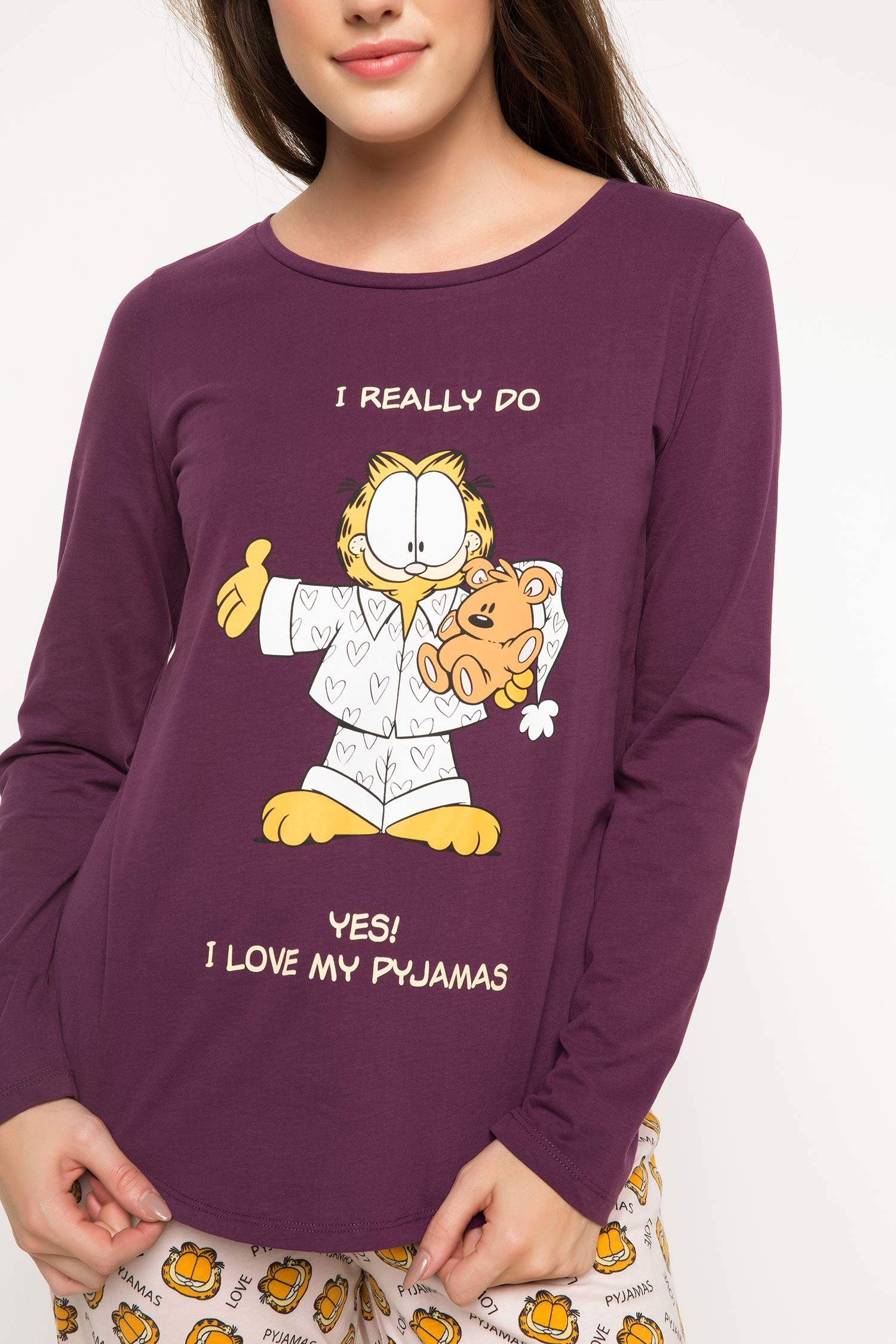 Defacto Garfield Baskılı Lisanslı Pijama Takımı. 3