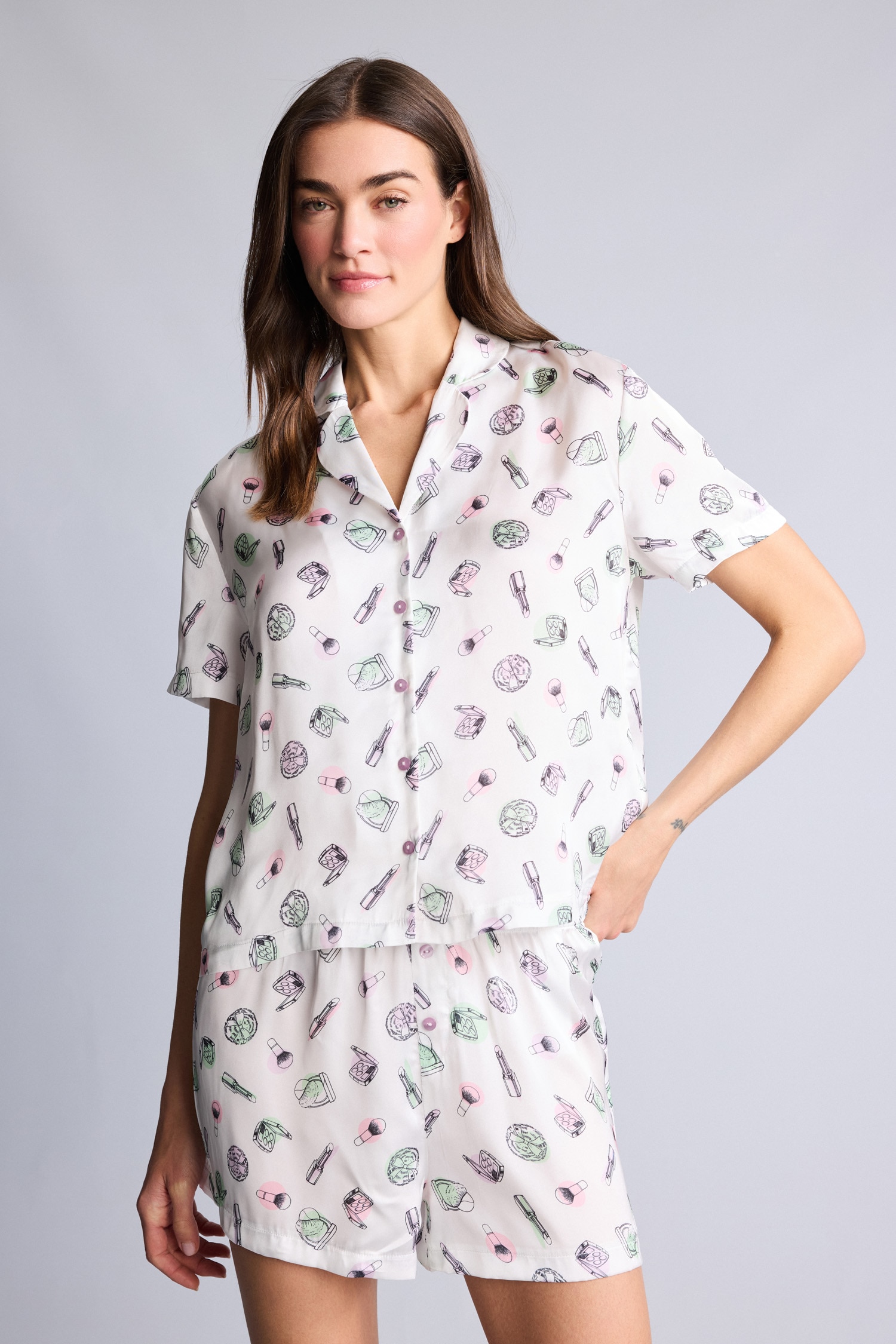 DeFacto Saten Desenli Şortlu Pijama Takımı görsel 7