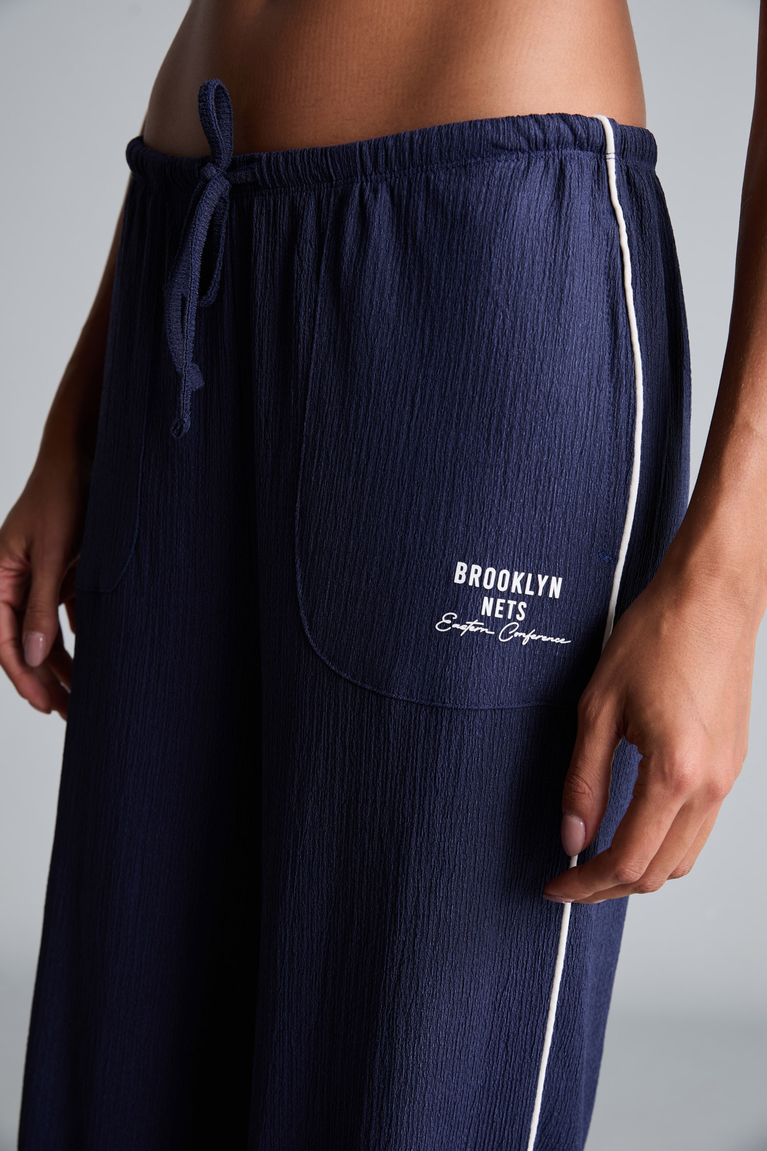 DeFacto NBA Brooklyn Nets Lisanslı Wıde Leg Pantolon görsel 4