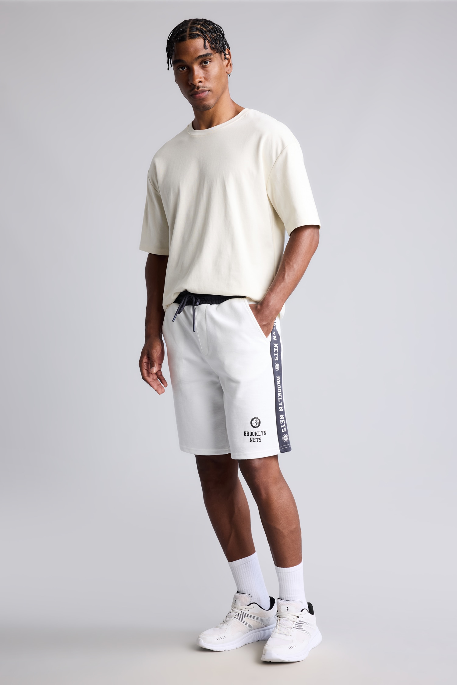 DeFacto NBA Lisanslı Standart Fit Şort görsel 2