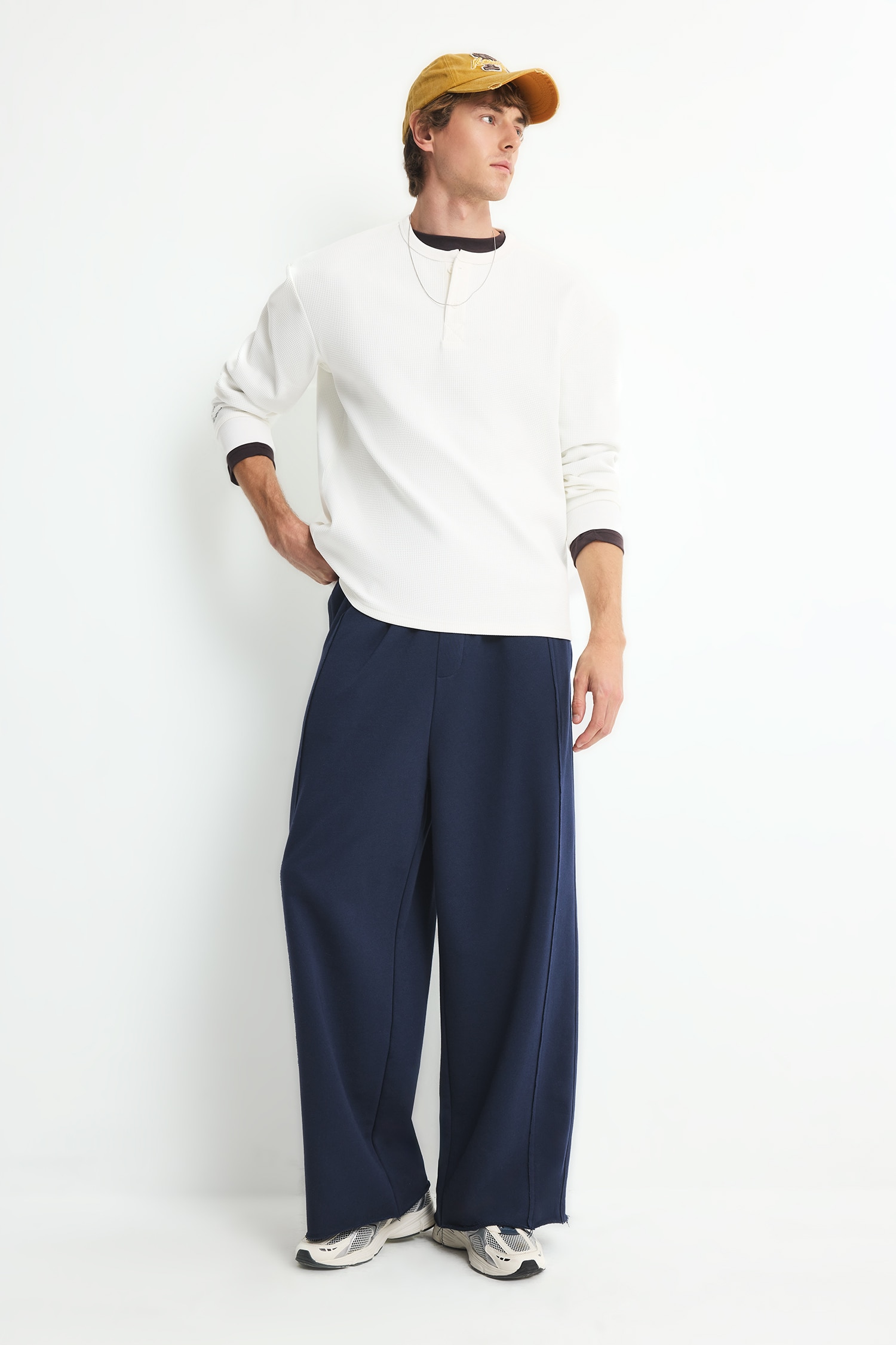 DeFacto Boxy Fit Düğmeli Waffle Sweatshirt görsel 2