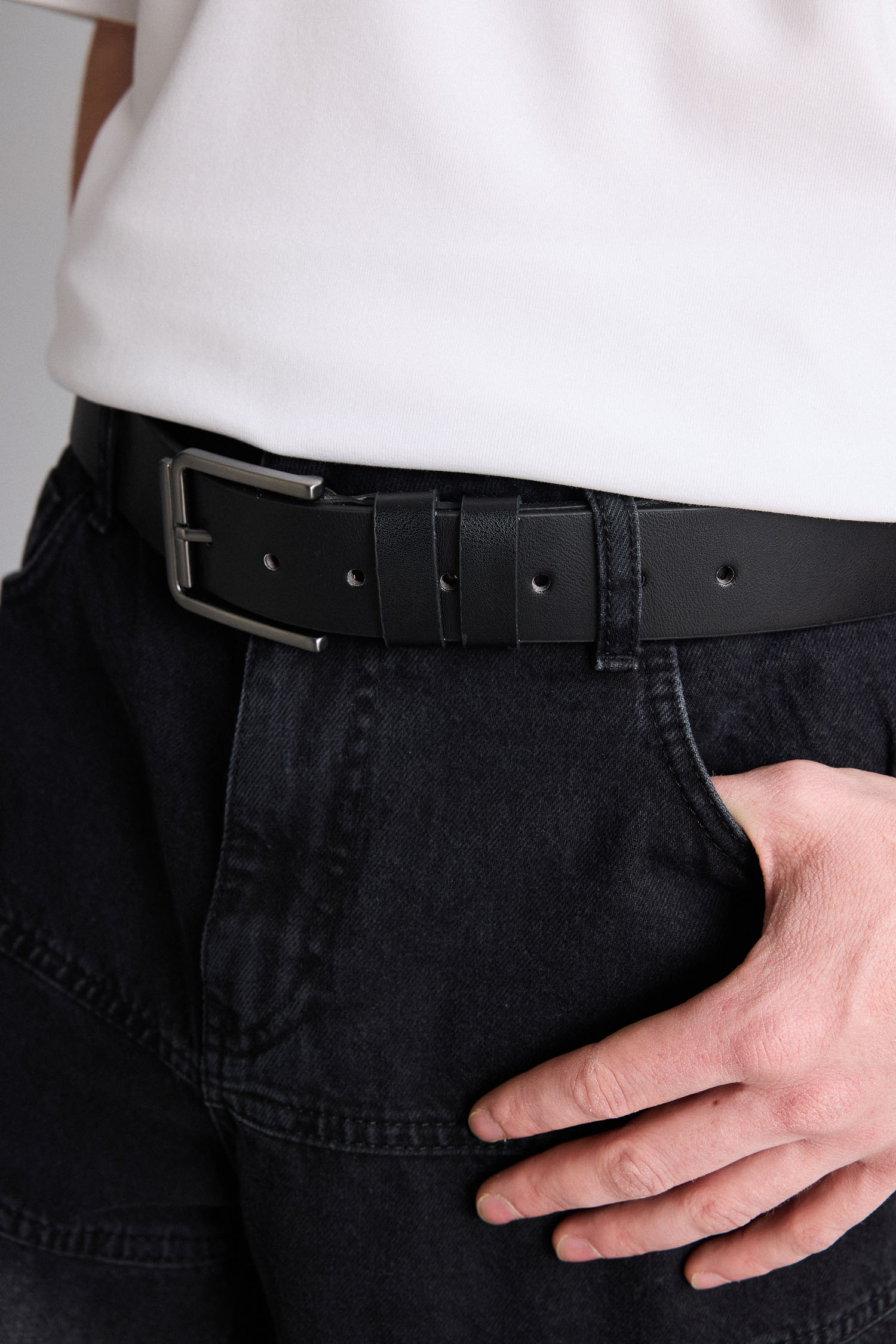 DeFacto Erkek Dikdörtgen Toka Suni Deri Jean Kemeri