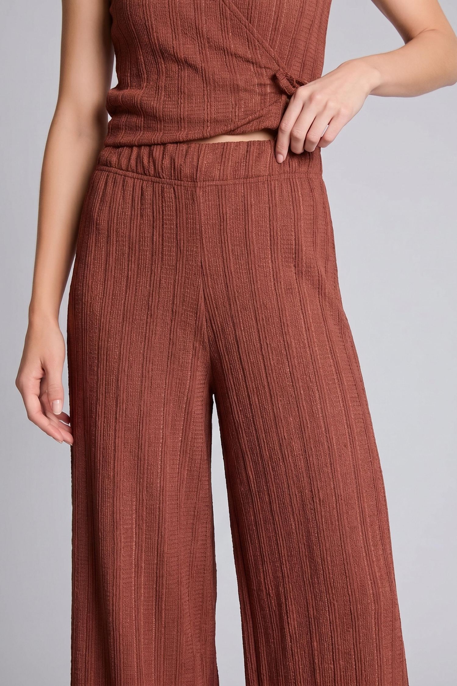 DeFacto Wide Leg Kırışık Dokulu Pantolon görsel 4