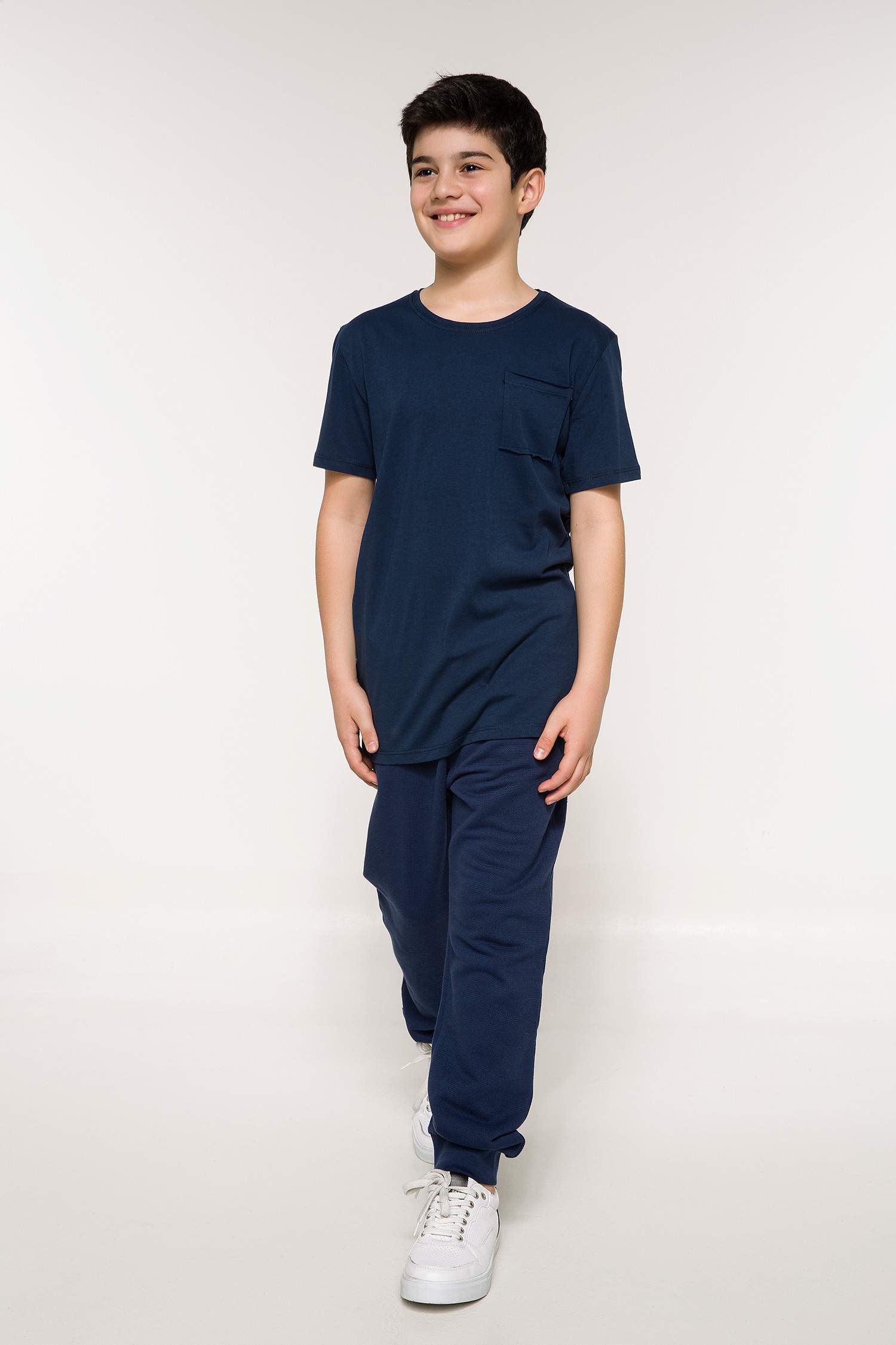 Defacto Sırt Baskılı Cep Detaylı T-shirt. 2