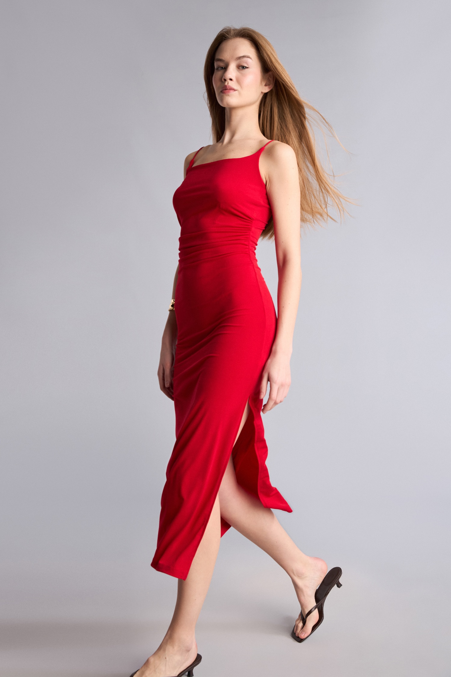 DeFacto Bodycon Vücudu Saran Kare Yaka Askılı Maxi Elbise