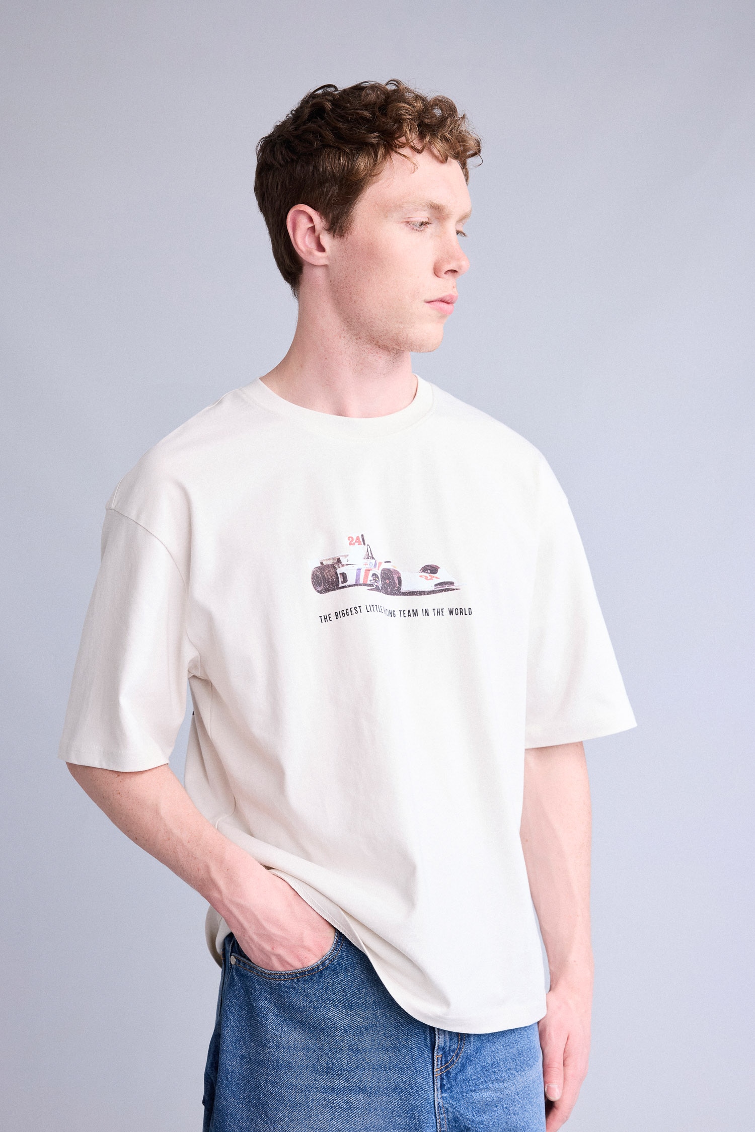 DeFacto %100 Pamuk Hesketh Racing Boxy Fit Sırt Baskılı Tişört görsel 3