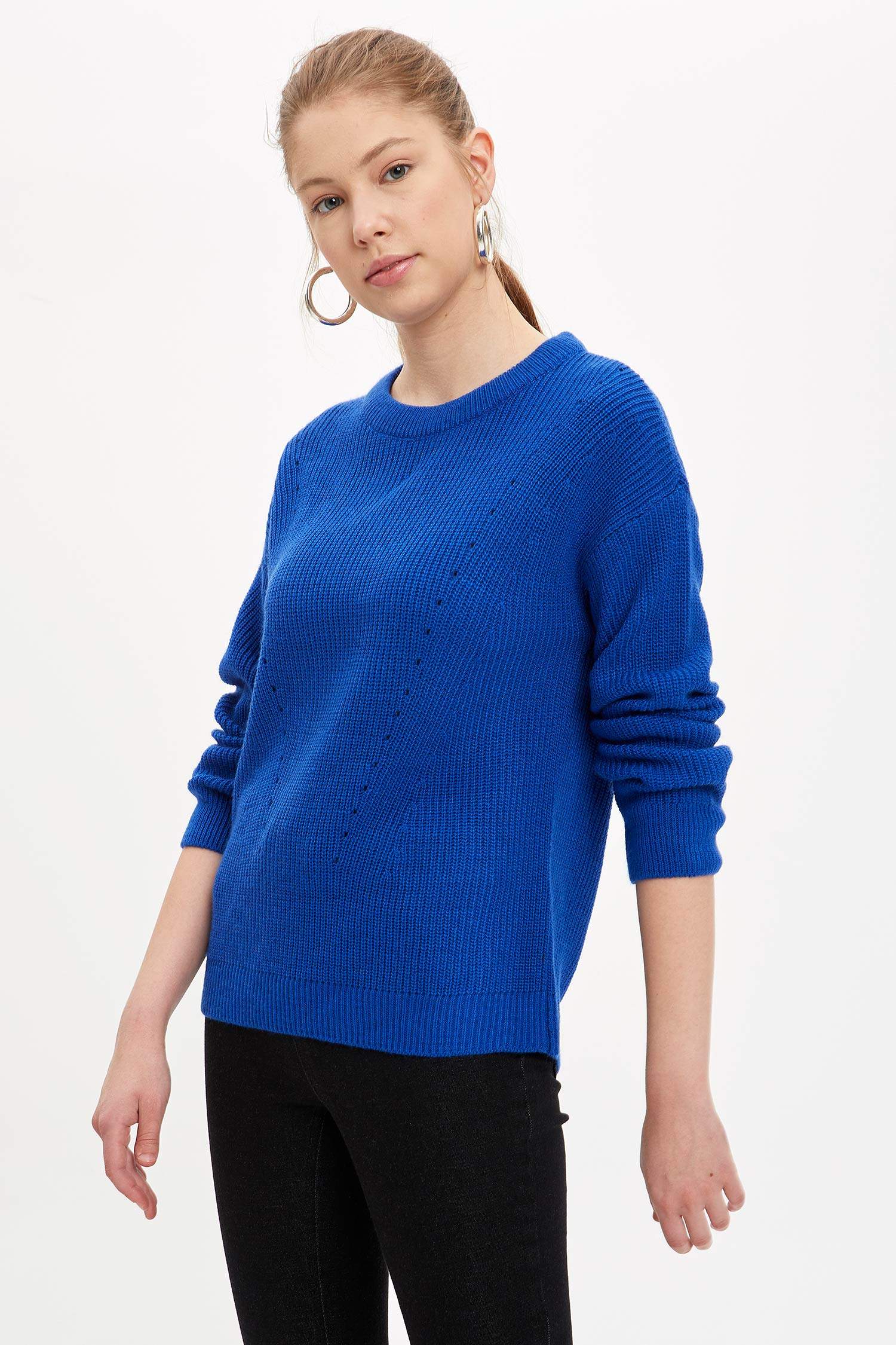 Blue WOMAN Regular Fit Crew Neck Tricot Pullover 1465649 | DeFacto
