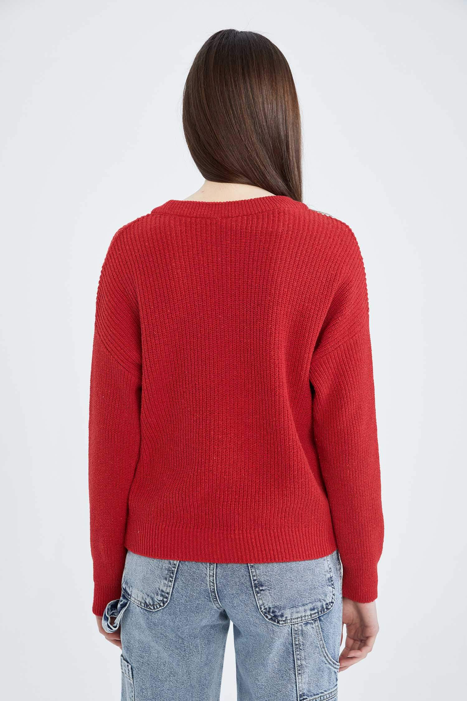 Пуловер стандартного кроя с круглым вырезом для женщин
