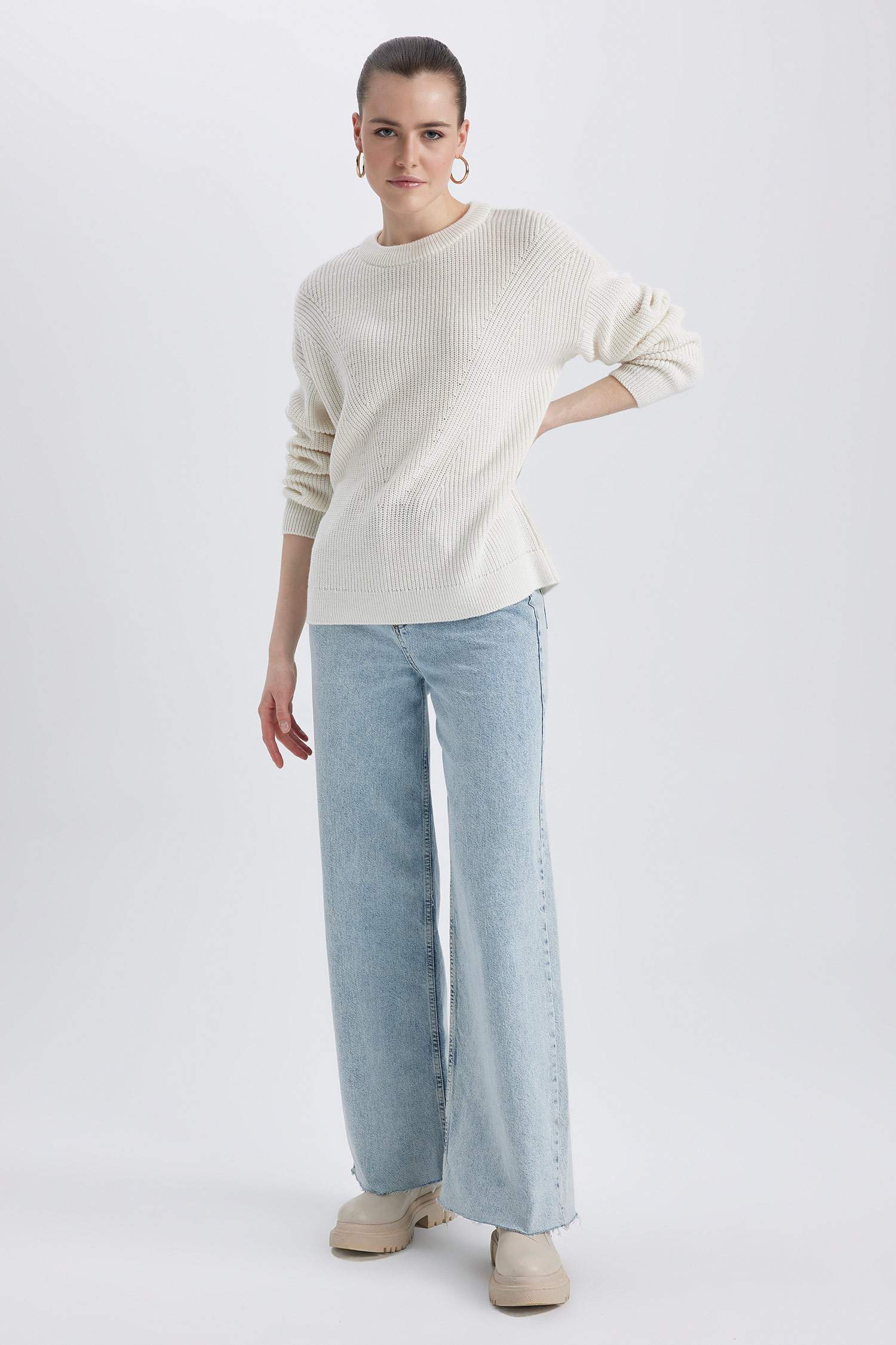 بلوز صوف سادة قصة عادية بياخة مستديرة