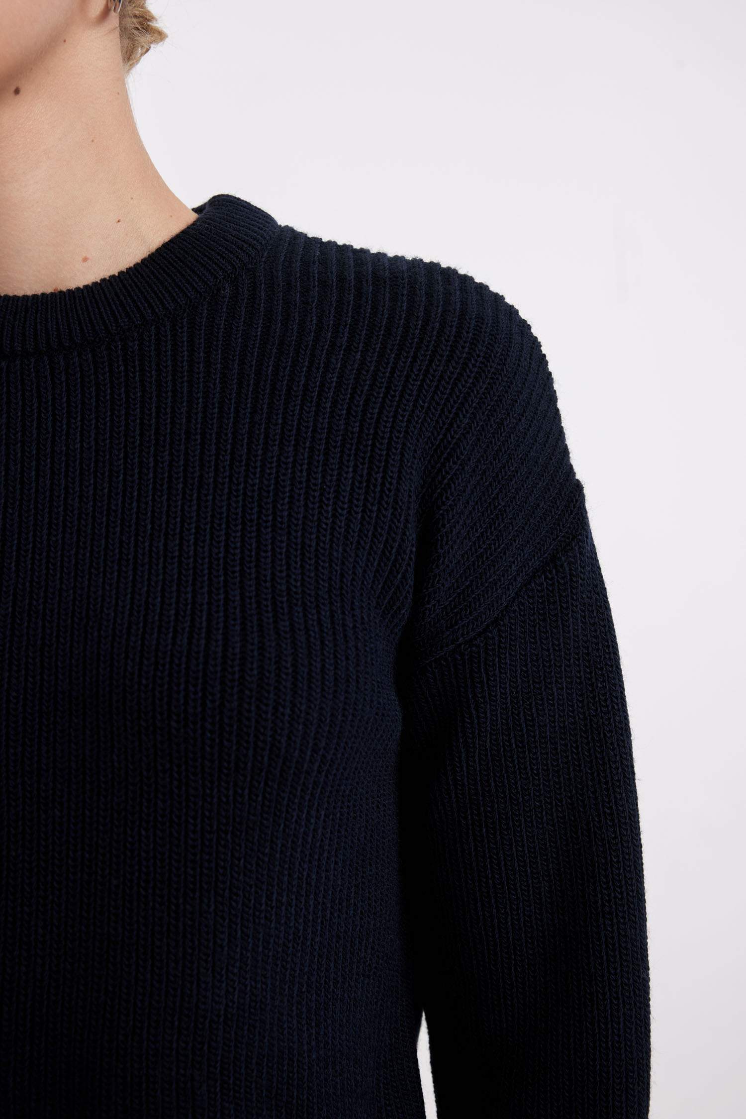 Regular Fit Bisiklet Yaka Selanik Kumaş Basic Düz Triko Kazak