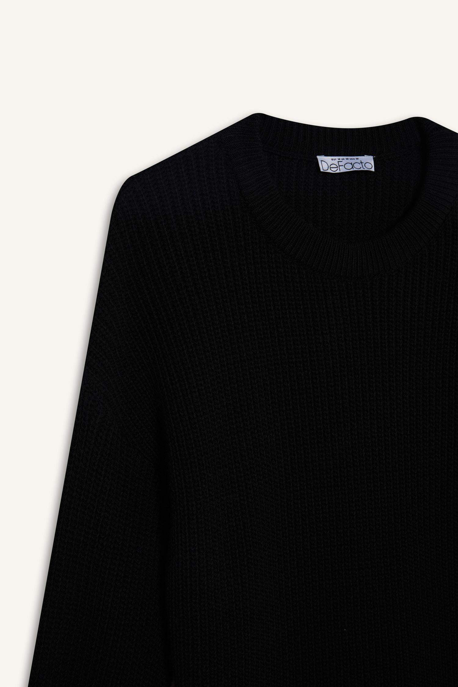 بلوز تريكو بيزك سادة قصة عادية بياخة مستديرة