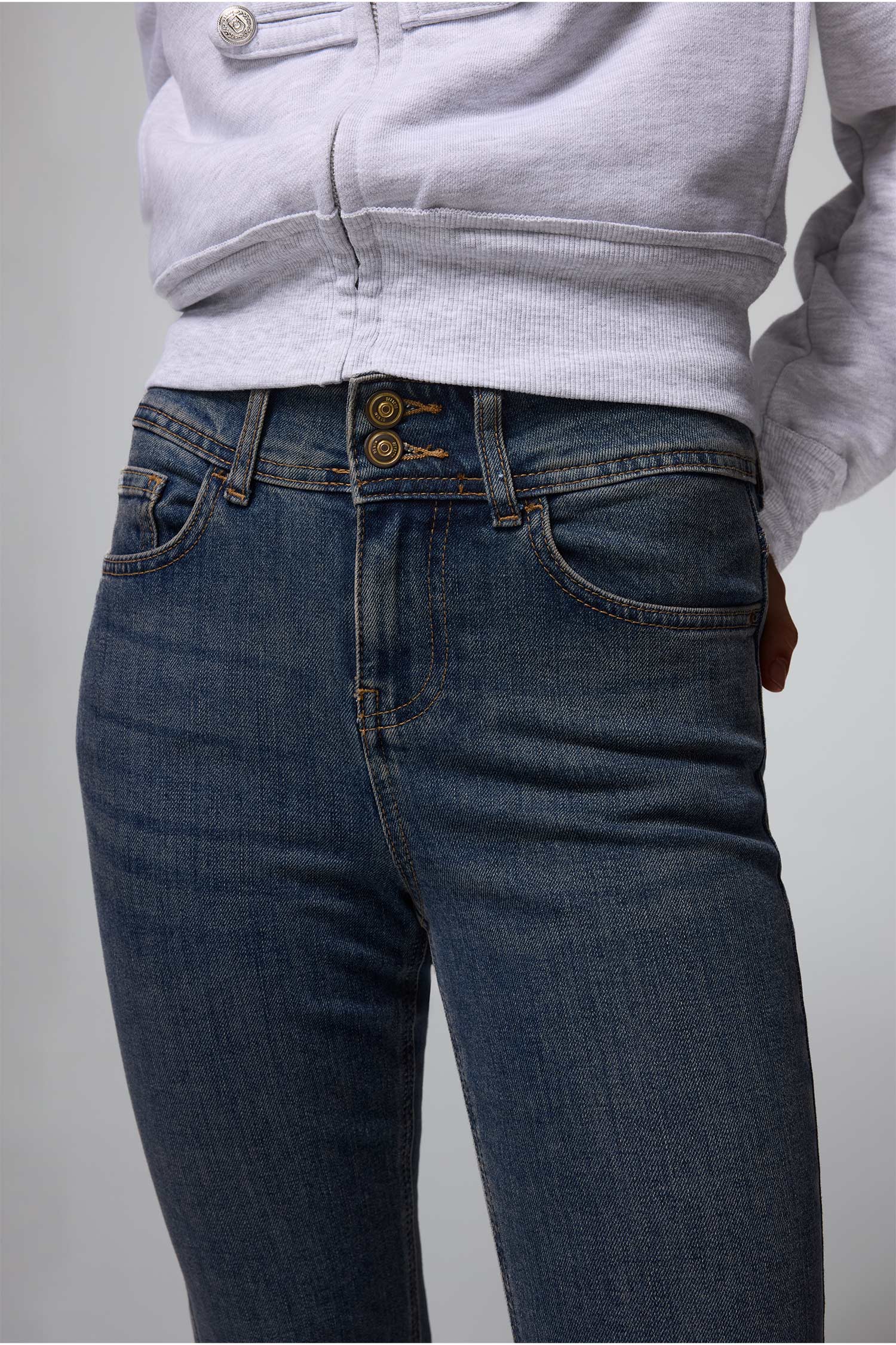 DeFacto Mıa Flare Fit Normal Jean Pantolon görsel 4