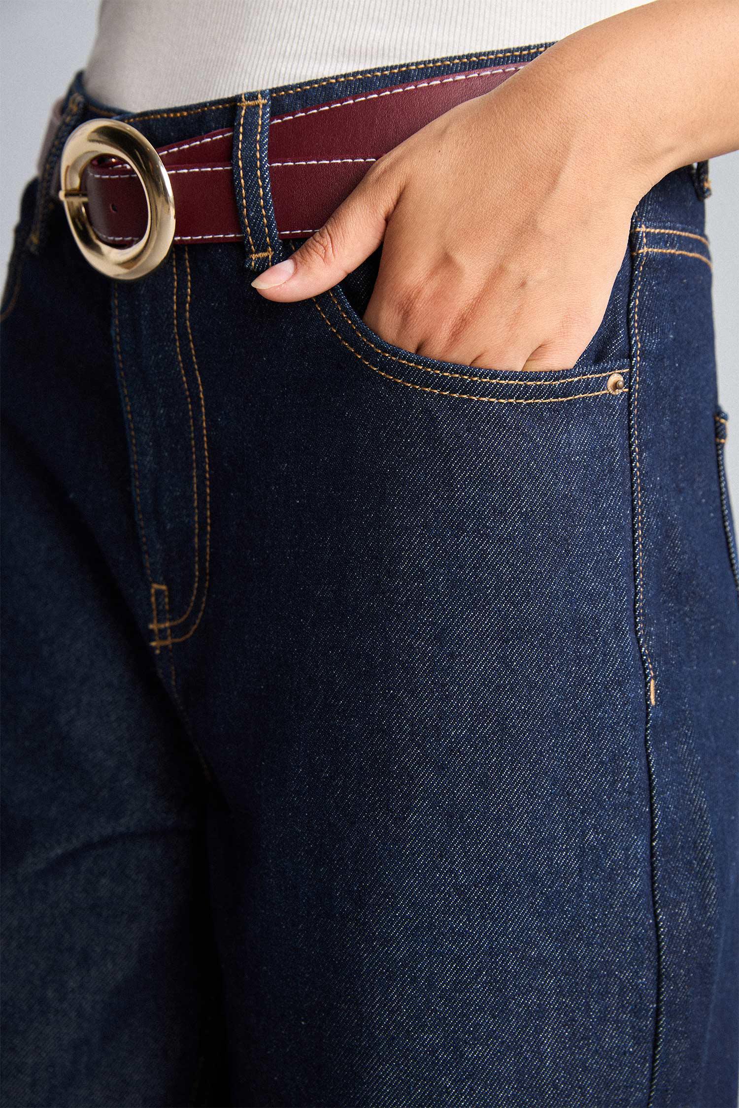 DeFacto %100 Pamuk Baggy Fit Yıkamalı Kemerli Jean Pantolon görsel 5