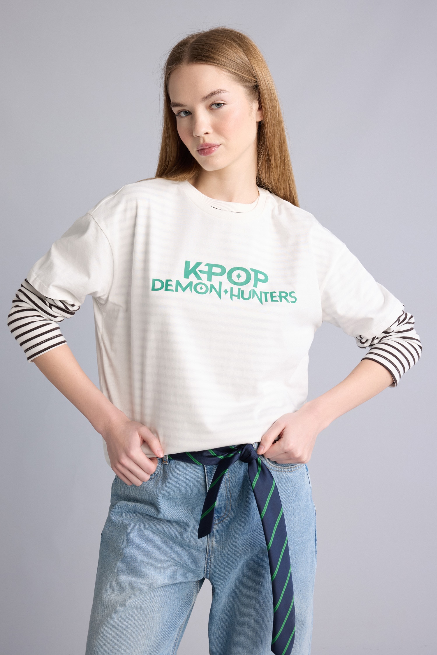 DeFacto %100 Pamuk Kpop - Demon Hunters Oversıze Sırt Baskılı Tişört görsel 3