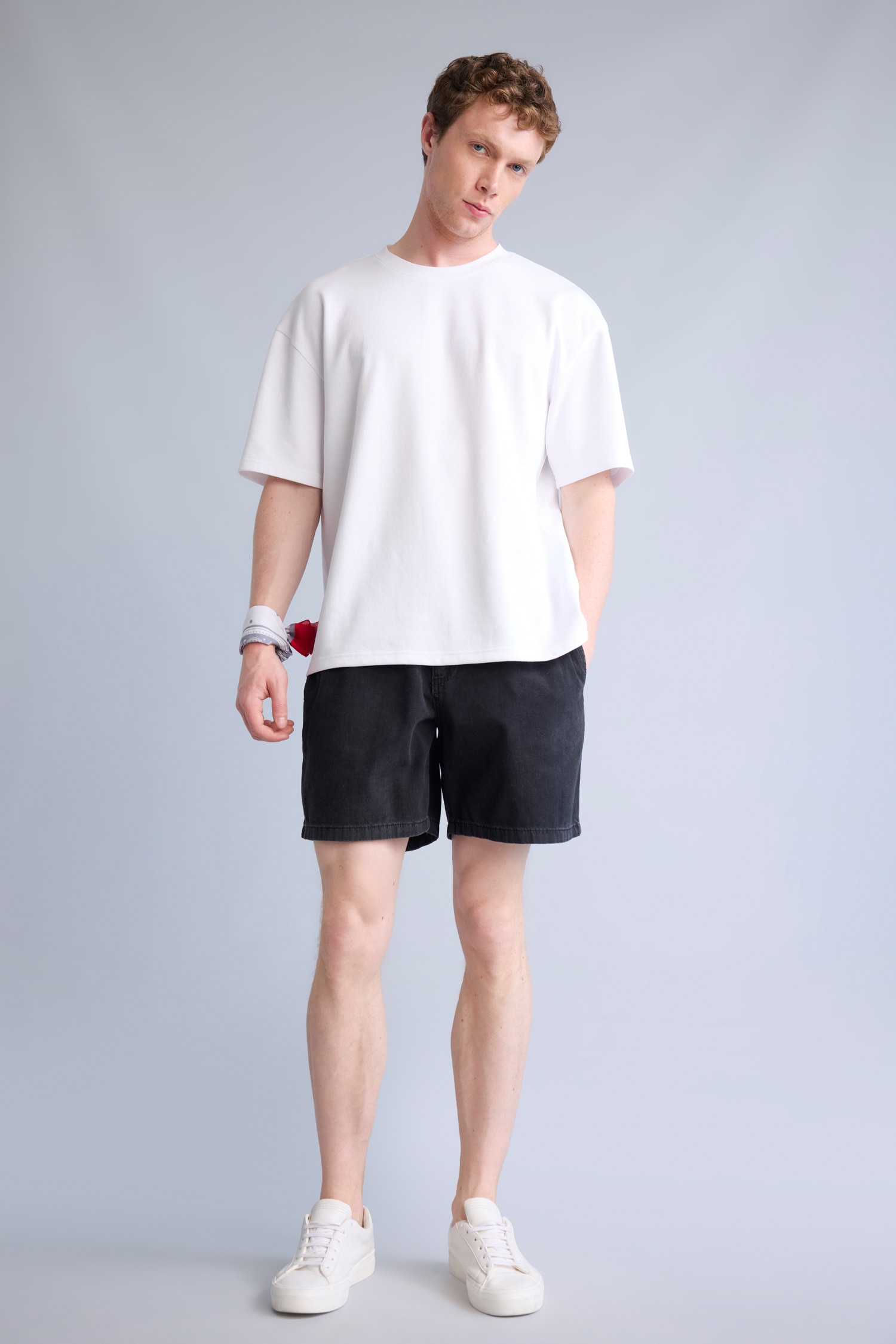 DeFacto %100 Pamuk Relaxed Fit Bermuda Jean Şort görsel 2