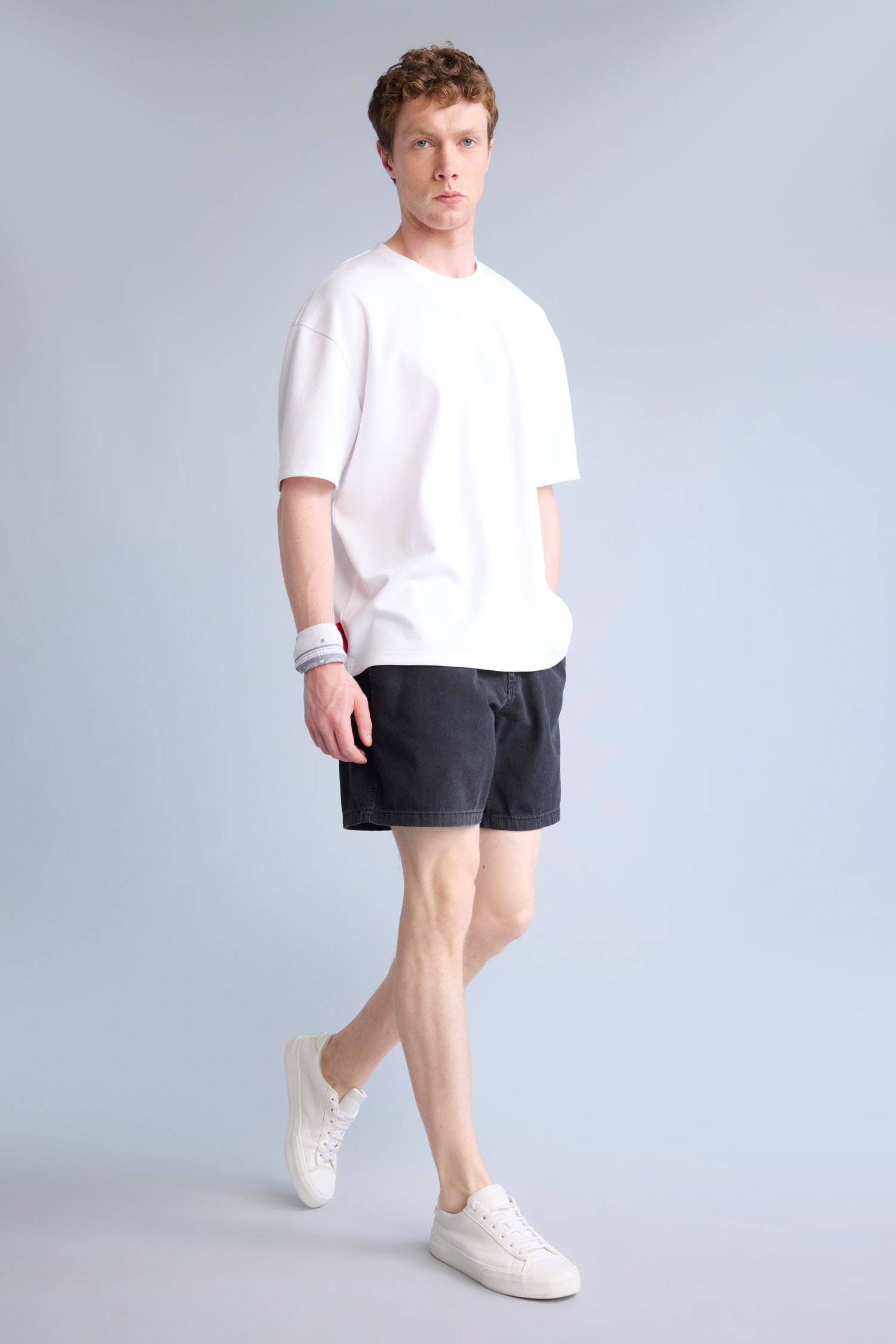 DeFacto %100 Pamuk Relaxed Fit Bermuda Jean Şort görsel 3