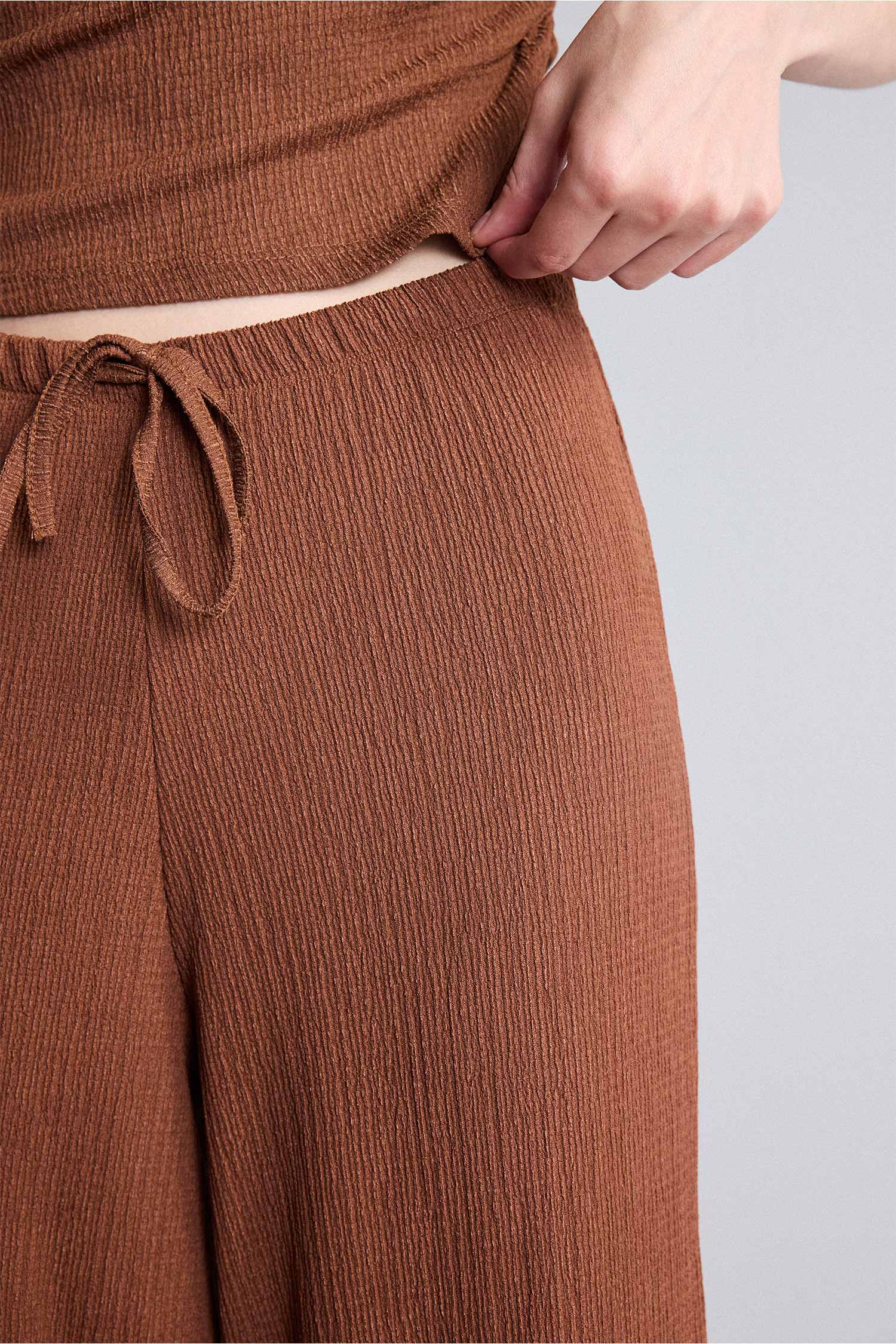 DeFacto Straight Fit Kırışık Dokulu Pantolon görsel 4