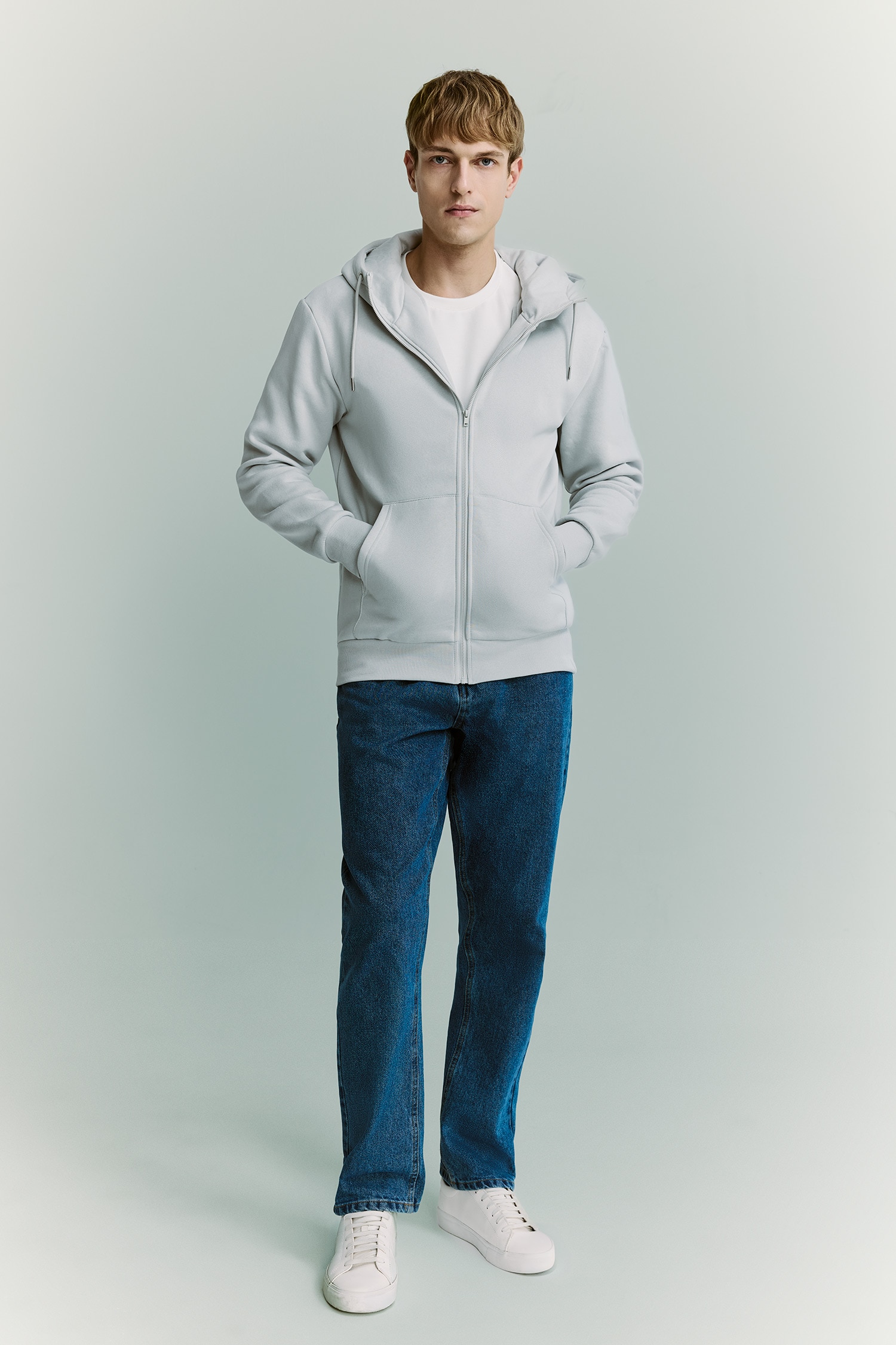 DeFacto Şişirilebilir Boyun Yastıklı Fermuarlı Sweatshirt görsel 2