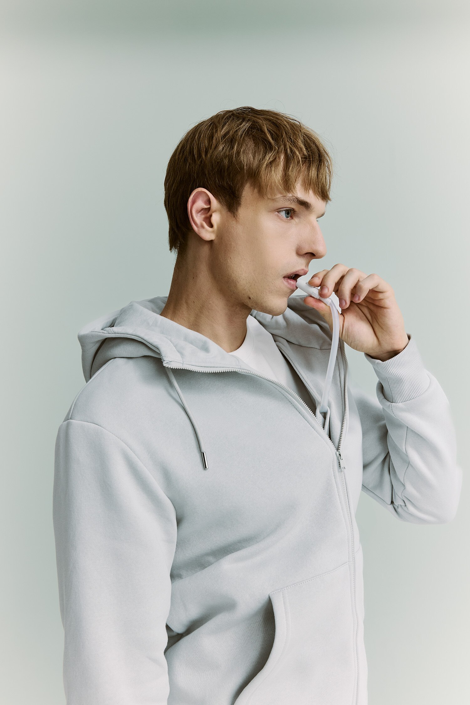 DeFacto Şişirilebilir Boyun Yastıklı Fermuarlı Sweatshirt görsel 5