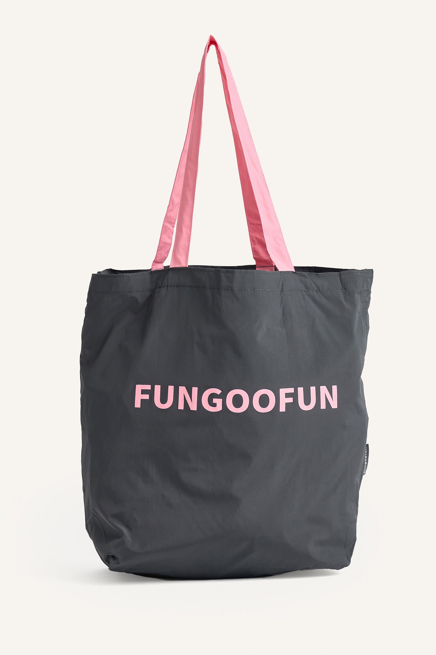DeFacto Fungoofun x Defacto Kadın Mini Siyah Bez Çanta