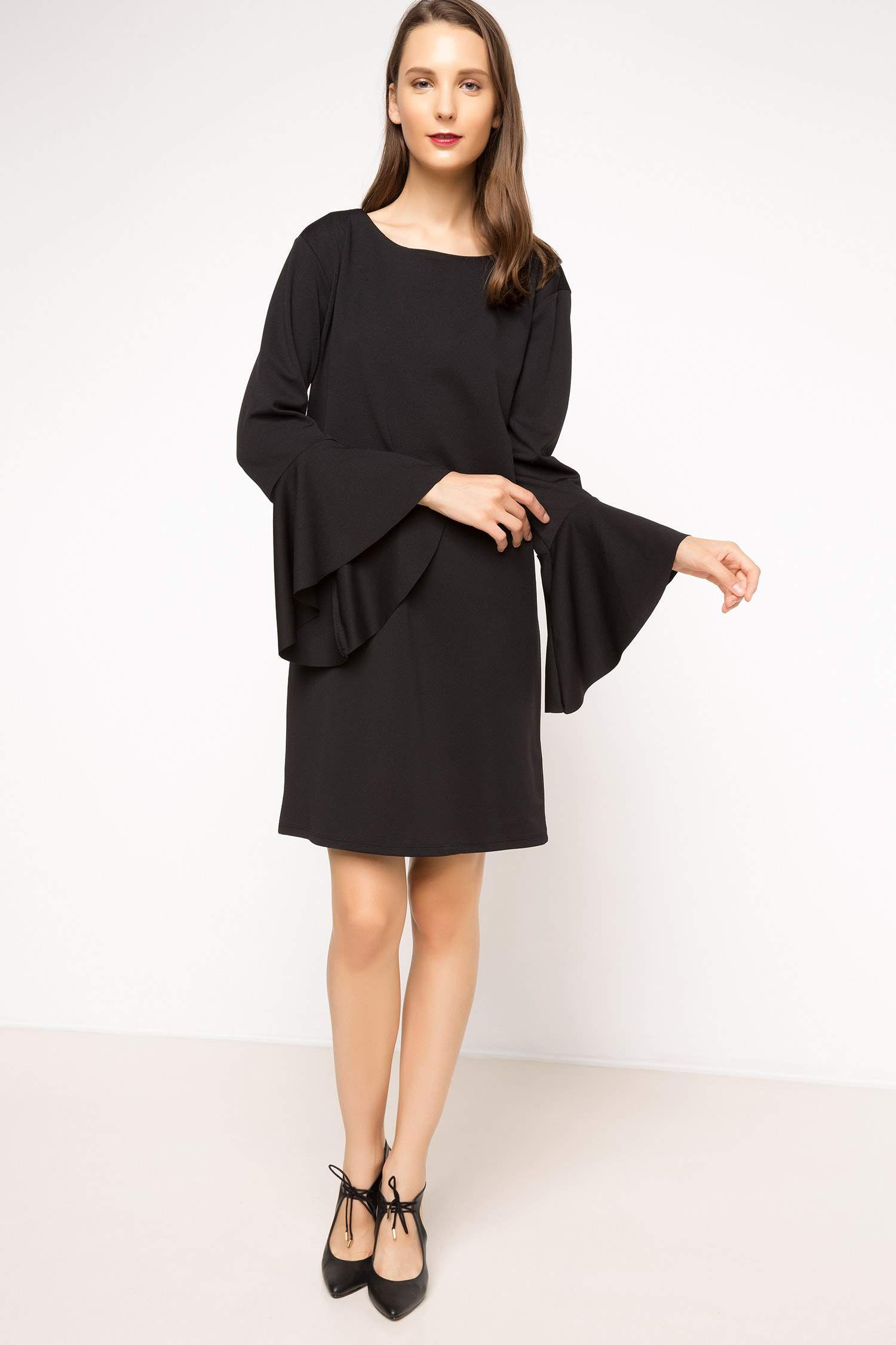 Defacto Kolları Volanlı Elbise. 2