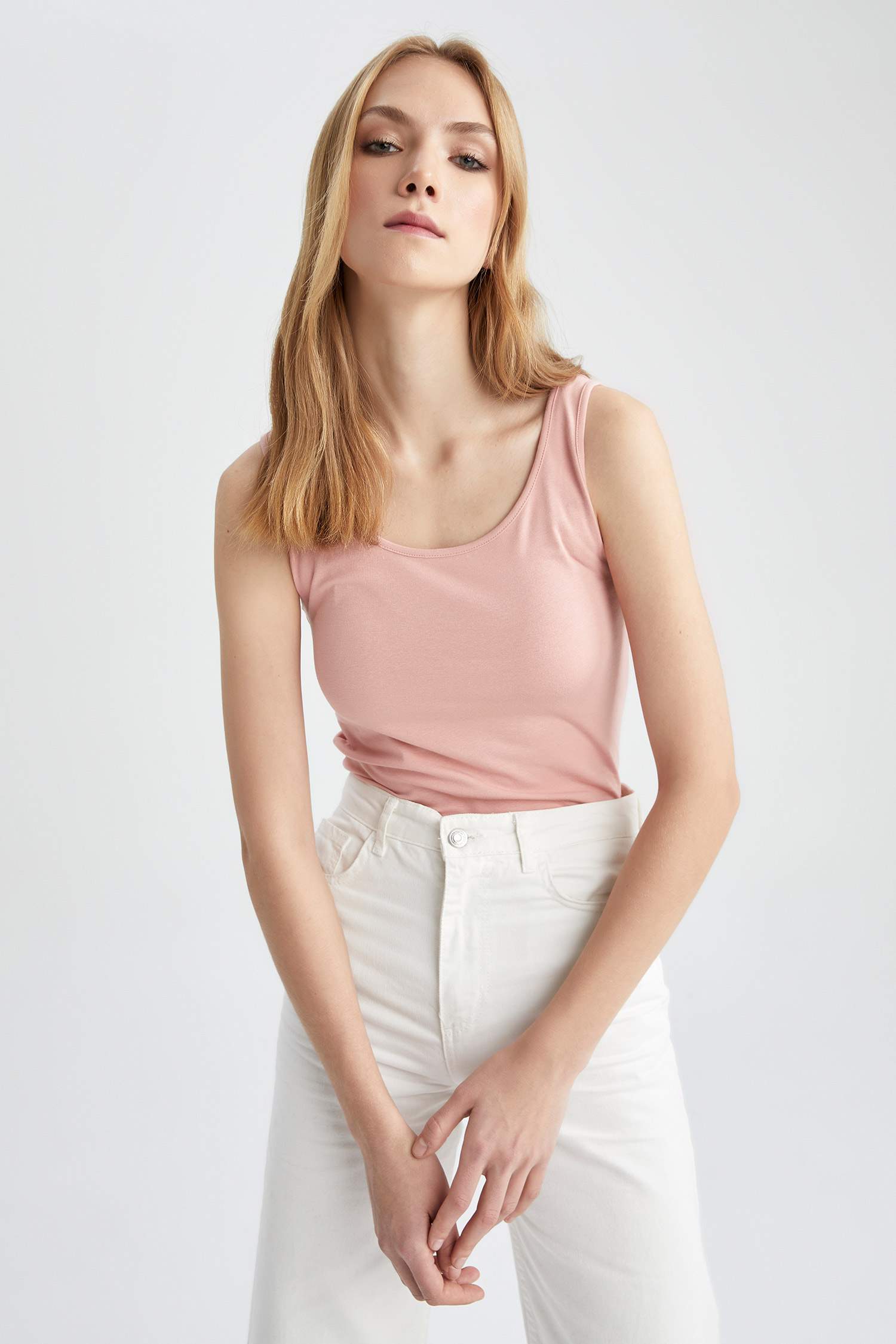 فانيلة سليم فيت بياقة مستديرة