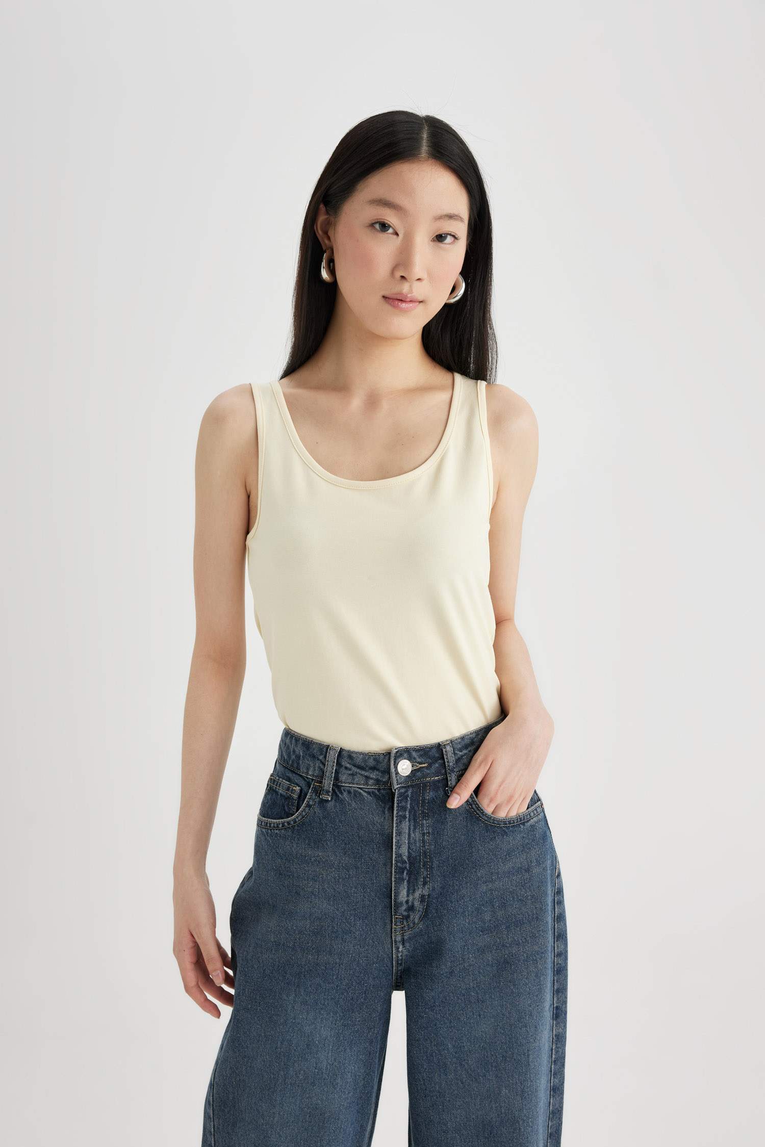 Slim Fit Dar Kesim U Yaka Basic Düz Atlet