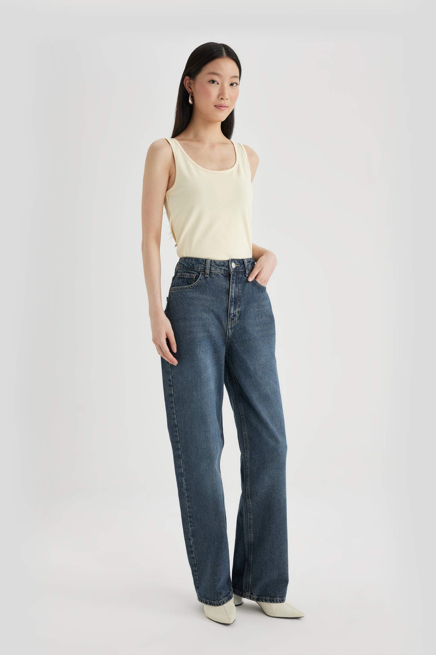 Slim Fit Dar Kesim U Yaka Basic Düz Atlet