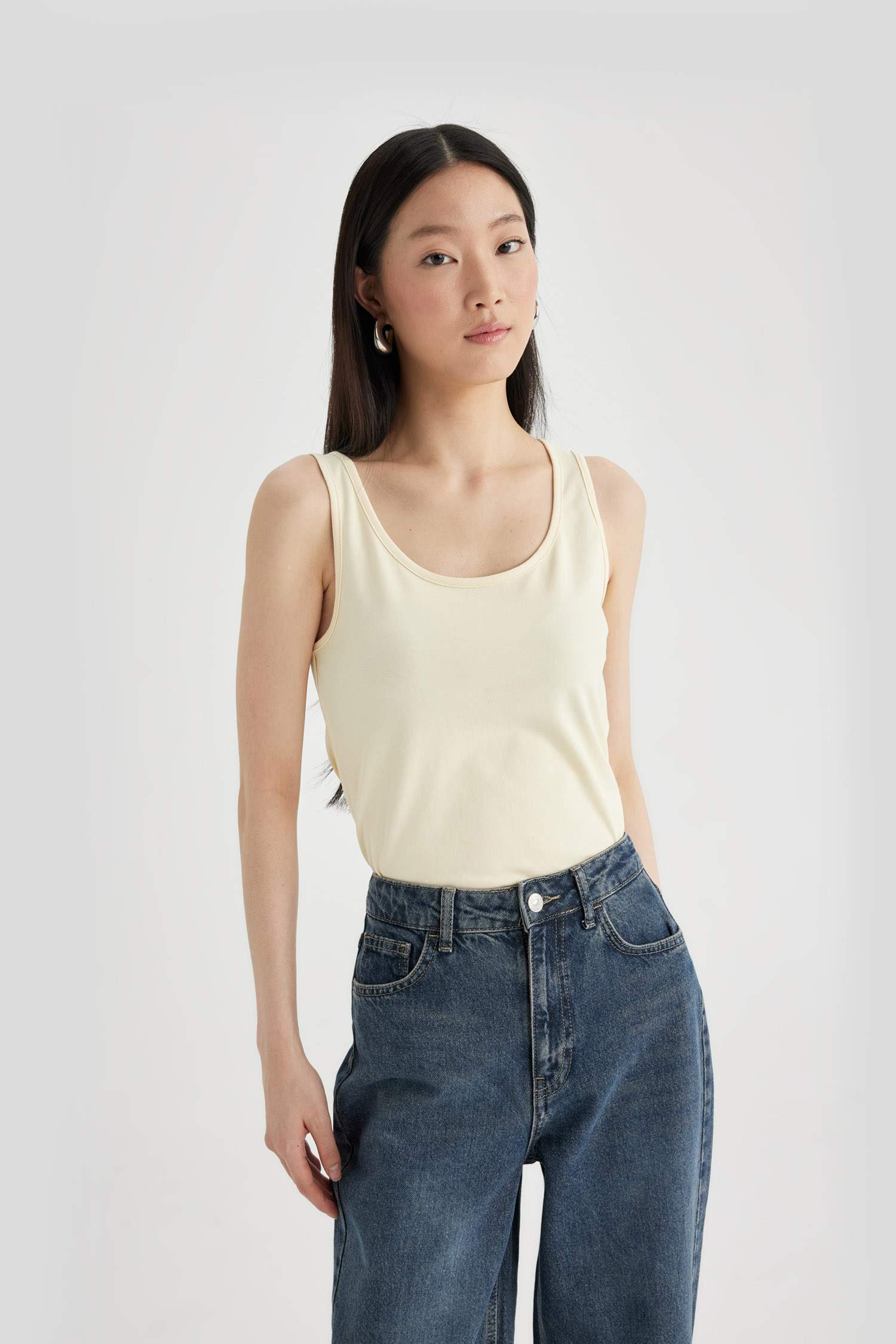 Slim Fit Dar Kesim U Yaka Basic Düz Atlet