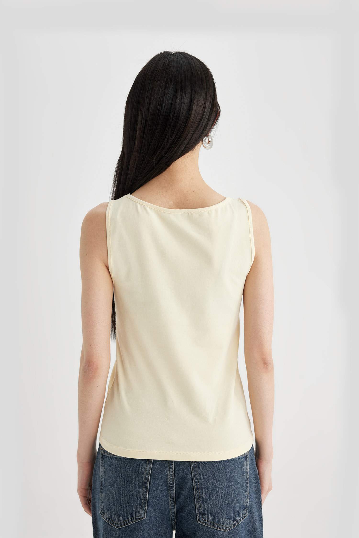 Slim Fit Dar Kesim U Yaka Basic Düz Atlet